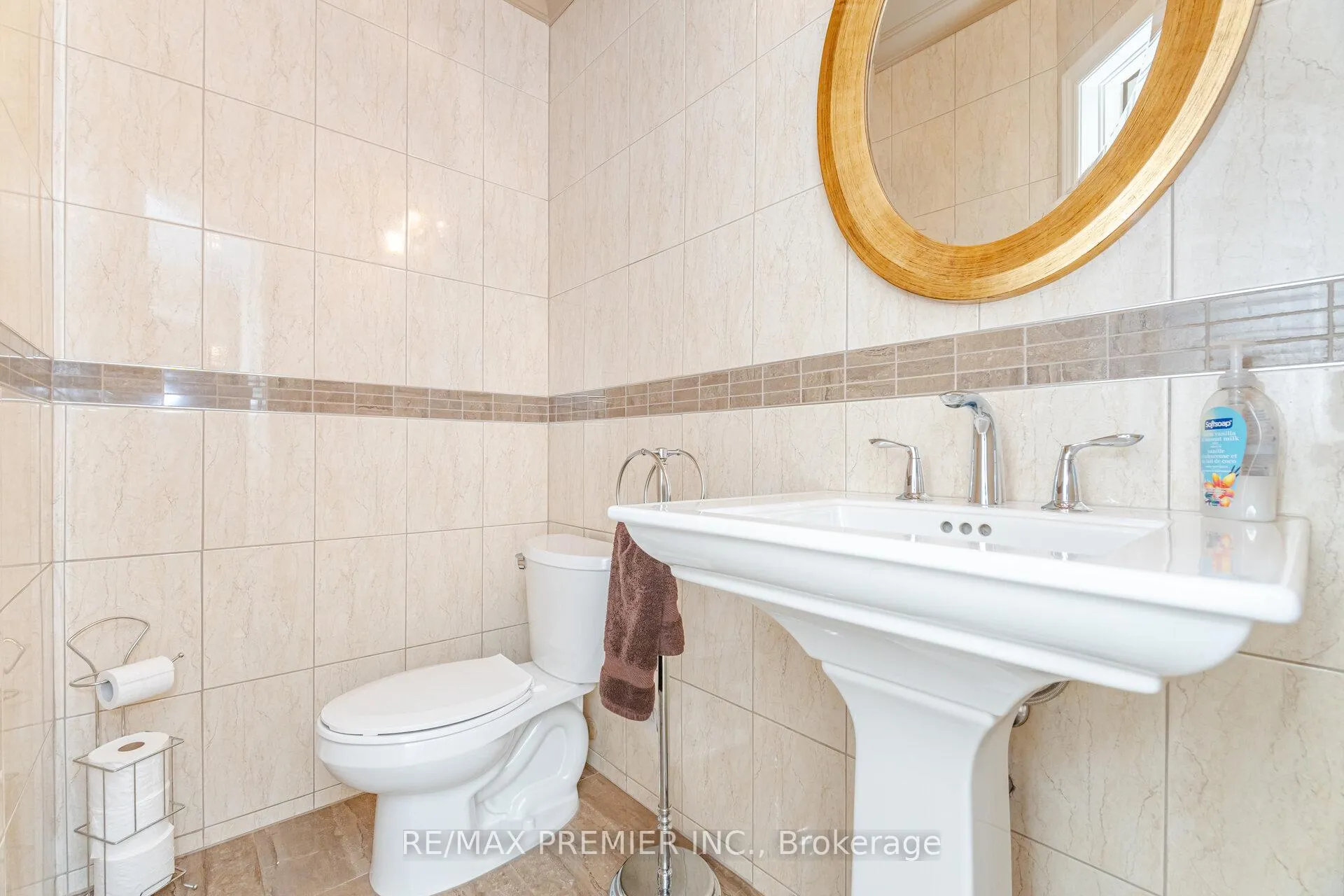 Photo 16 of 1 Crown Crescent, Vaughan, Sonoma Heights — HOMEH