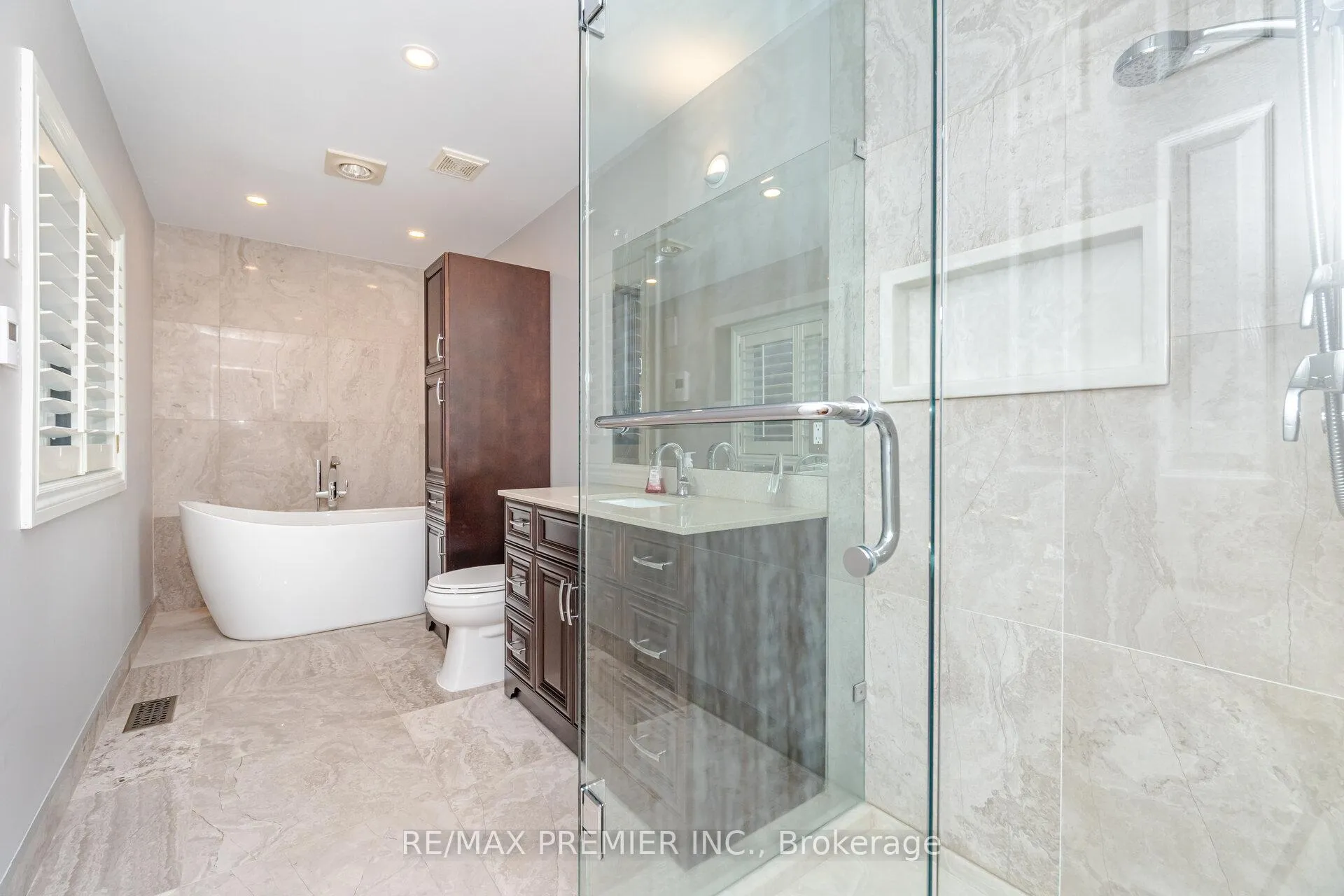 Photo 23 of 1 Crown Crescent, Vaughan, Sonoma Heights — HOMEH