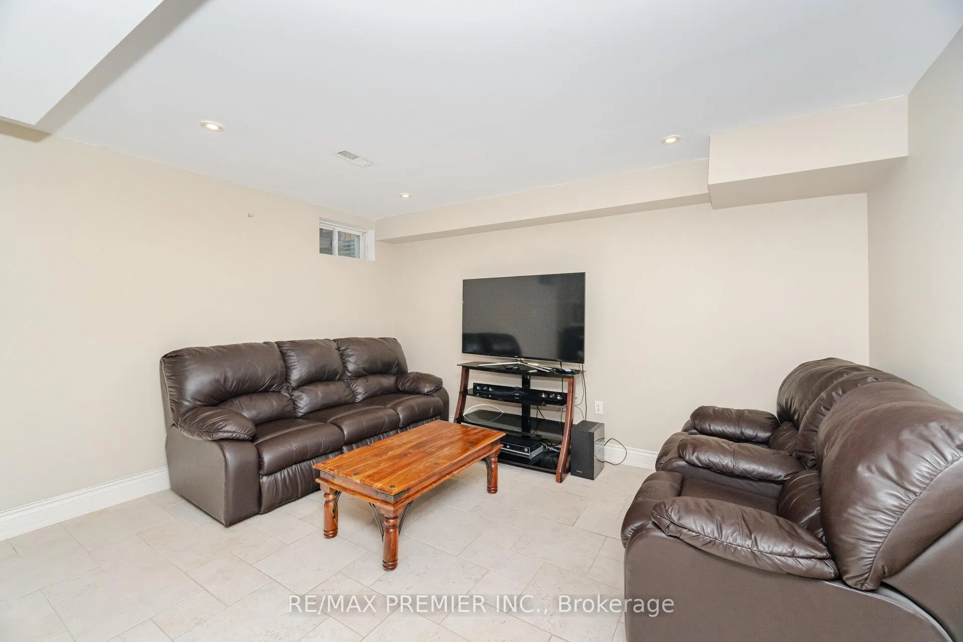 Photo 34 of 1 Crown Crescent, Vaughan, Sonoma Heights — HOMEH