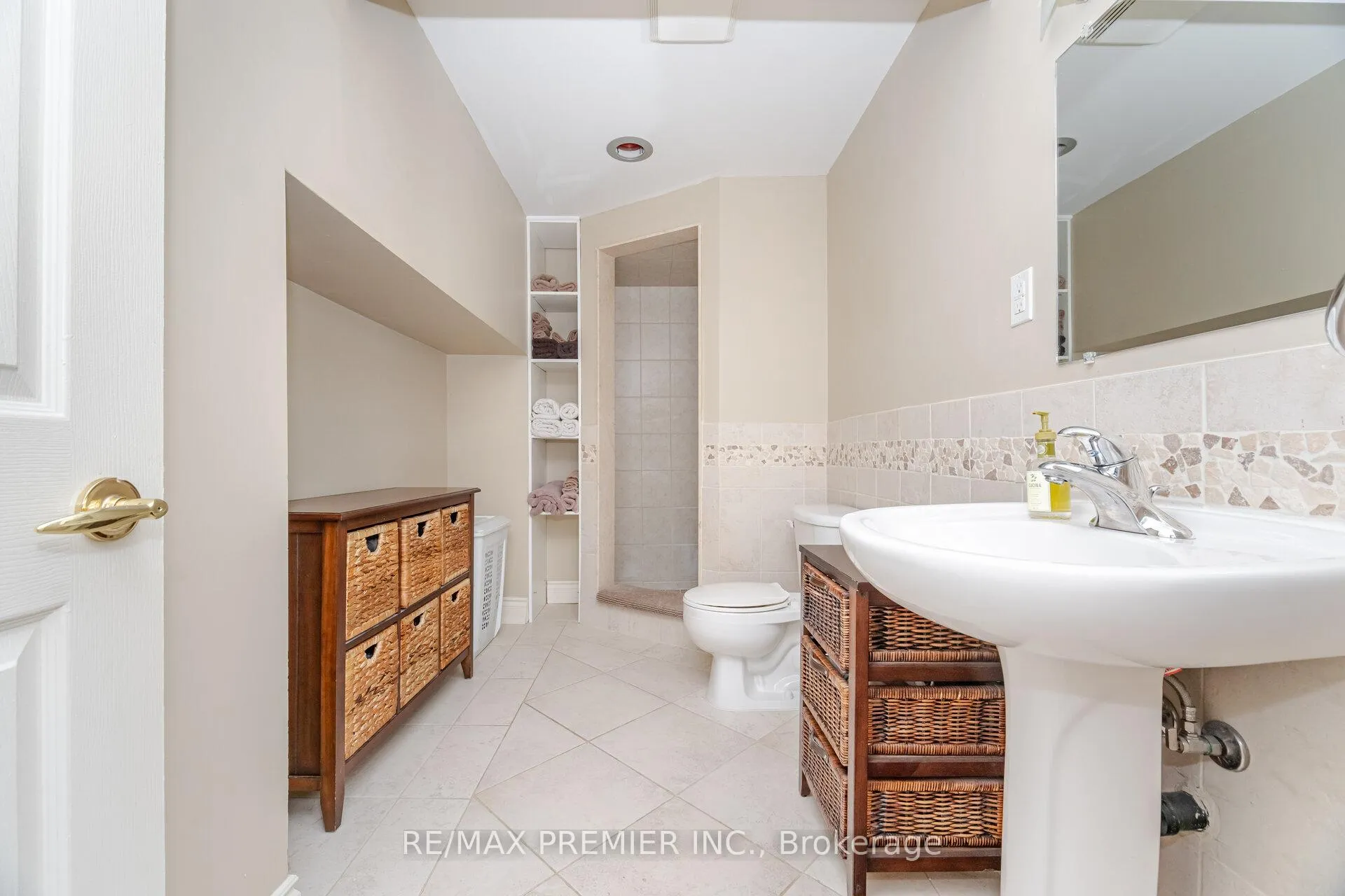 Photo 36 of 1 Crown Crescent, Vaughan, Sonoma Heights — HOMEH