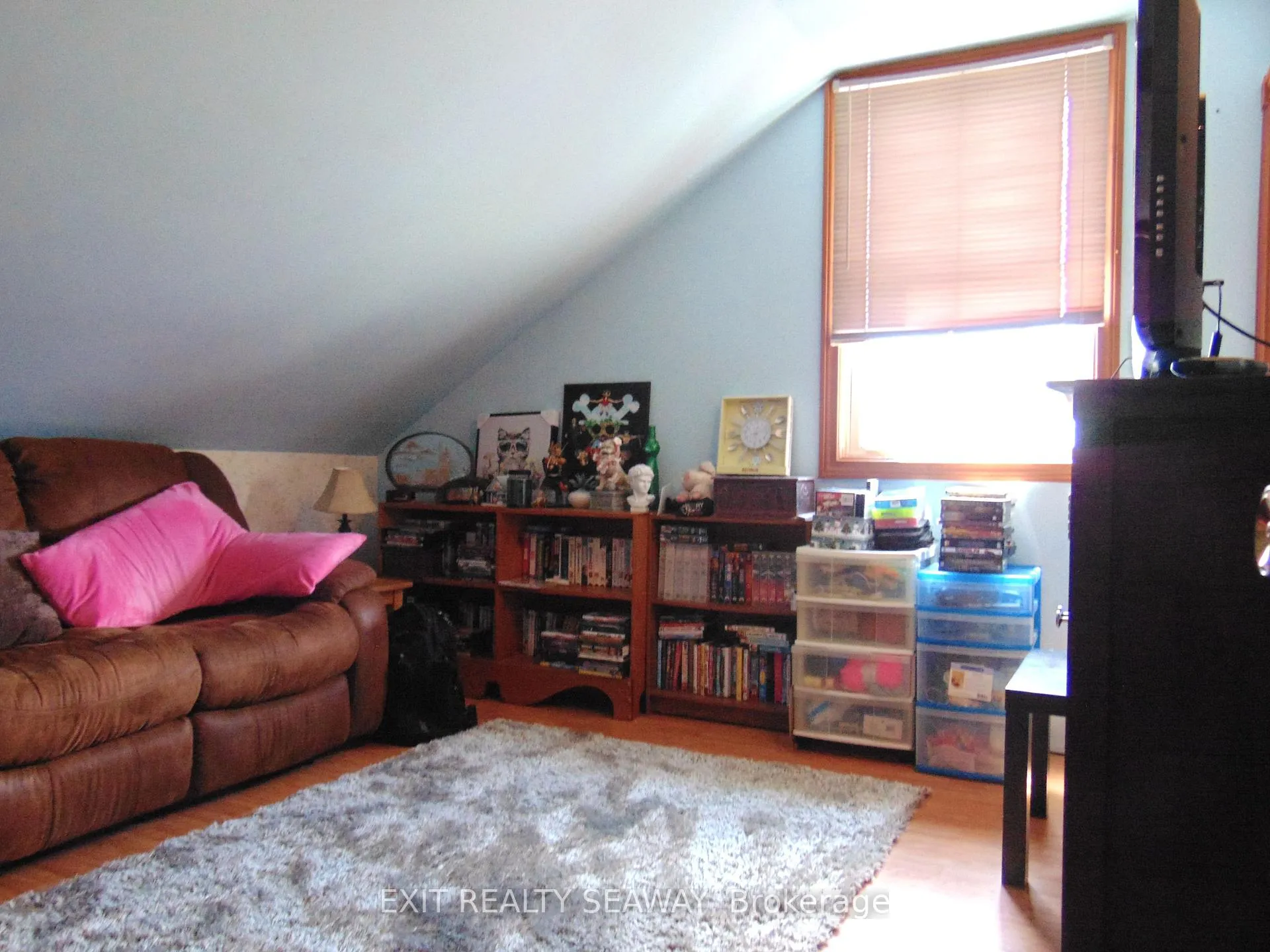 Photo 16 of 320 Seventh Street E, Cornwall — HOMEH