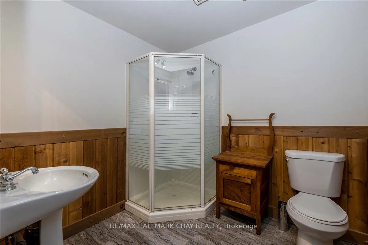 Photo 16 of 38 Garibaldi Drive, Barrie, Holly — HOMEH