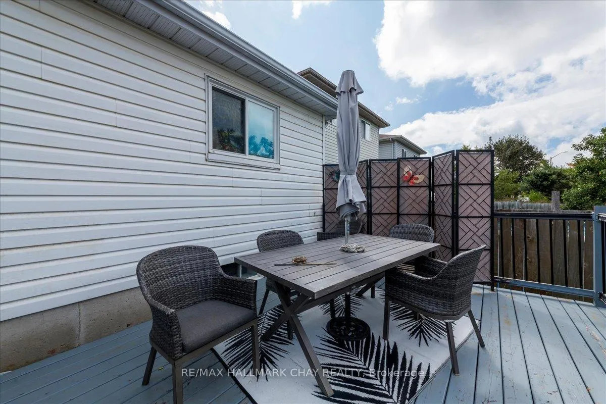 Photo 21 of 38 Garibaldi Drive, Barrie, Holly — HOMEH