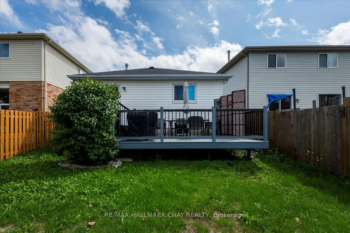 Photo 24 of 38 Garibaldi Drive, Barrie, Holly — HOMEH