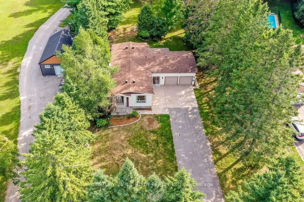 Photo 2 of 2095 Dwyer Road, Springwater, Midhurst — HOMEH
