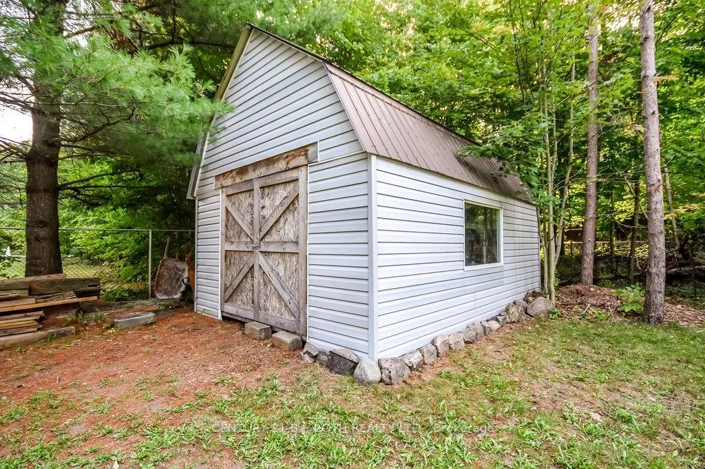 Photo 24 of 2095 Dwyer Road, Springwater, Midhurst — HOMEH