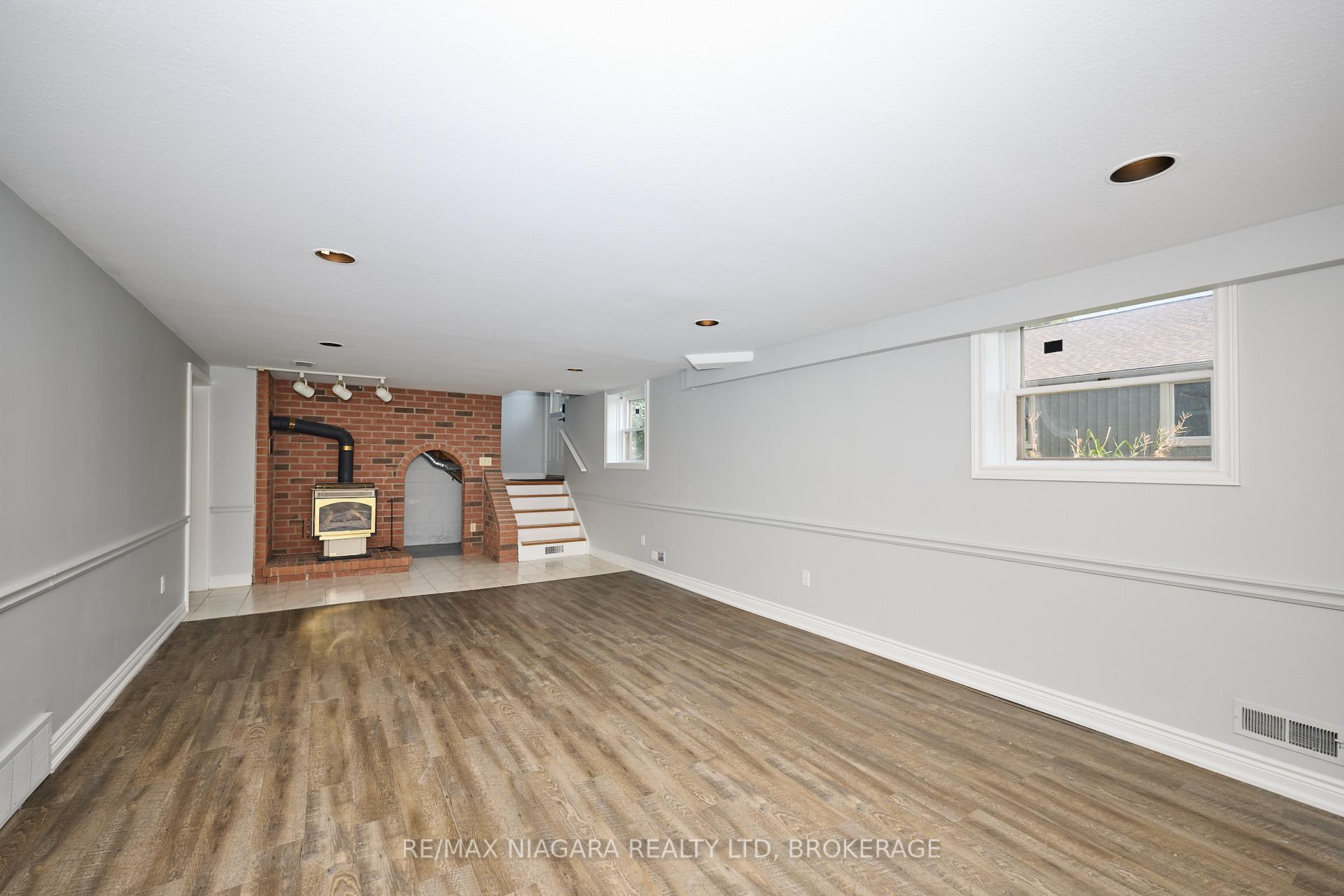 Photo 21 of 298 Ridge Road W, Grimsby, Grimsby Escarpment — HOMEH