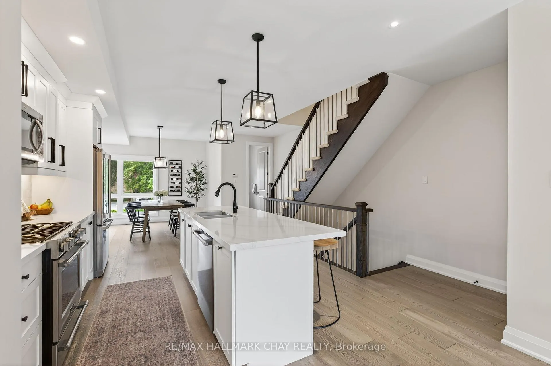Photo 5 of 86 Clapperton Street, Barrie, Codrington — HOMEH