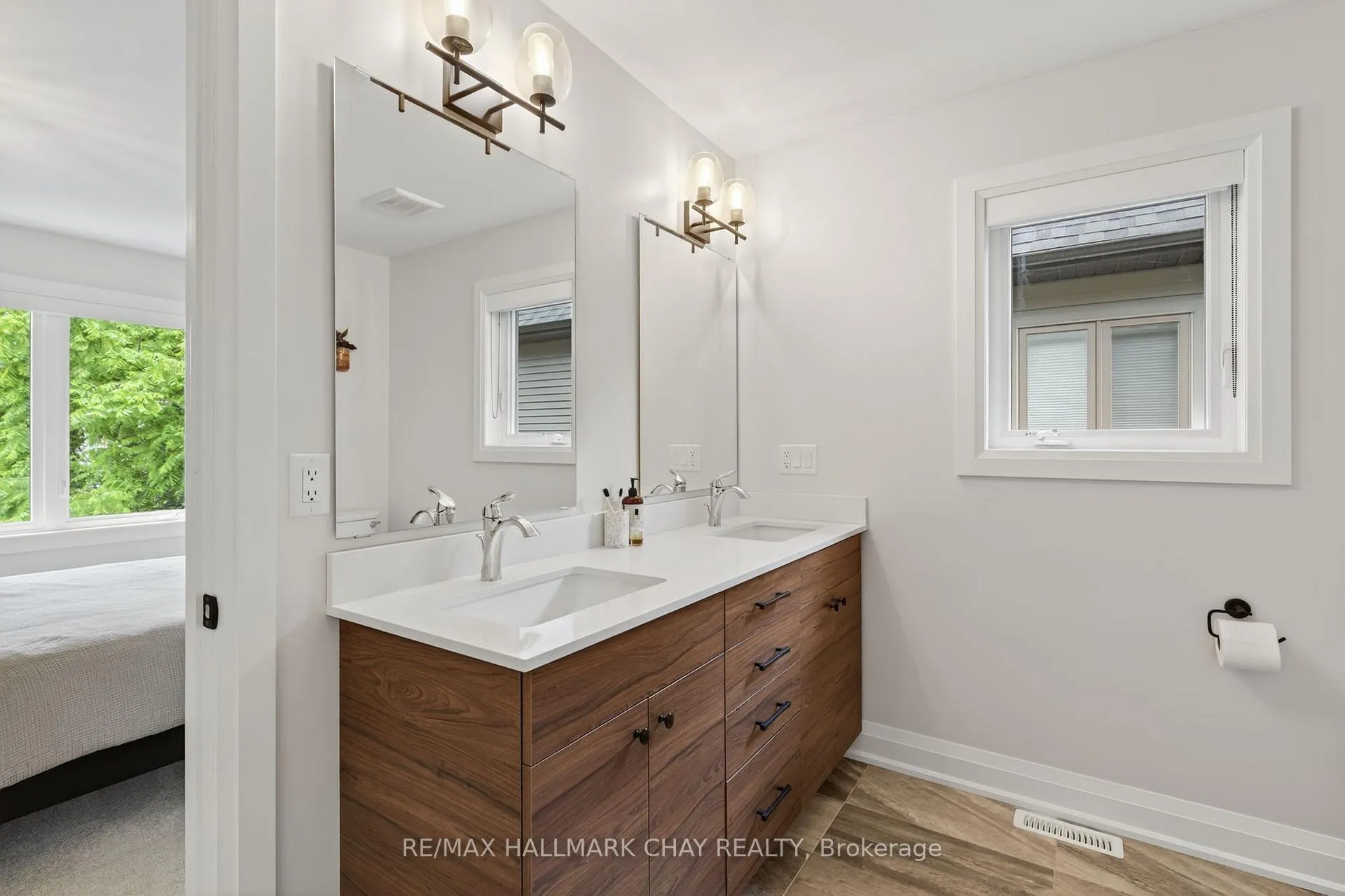 Photo 14 of 86 Clapperton Street, Barrie, Codrington — HOMEH