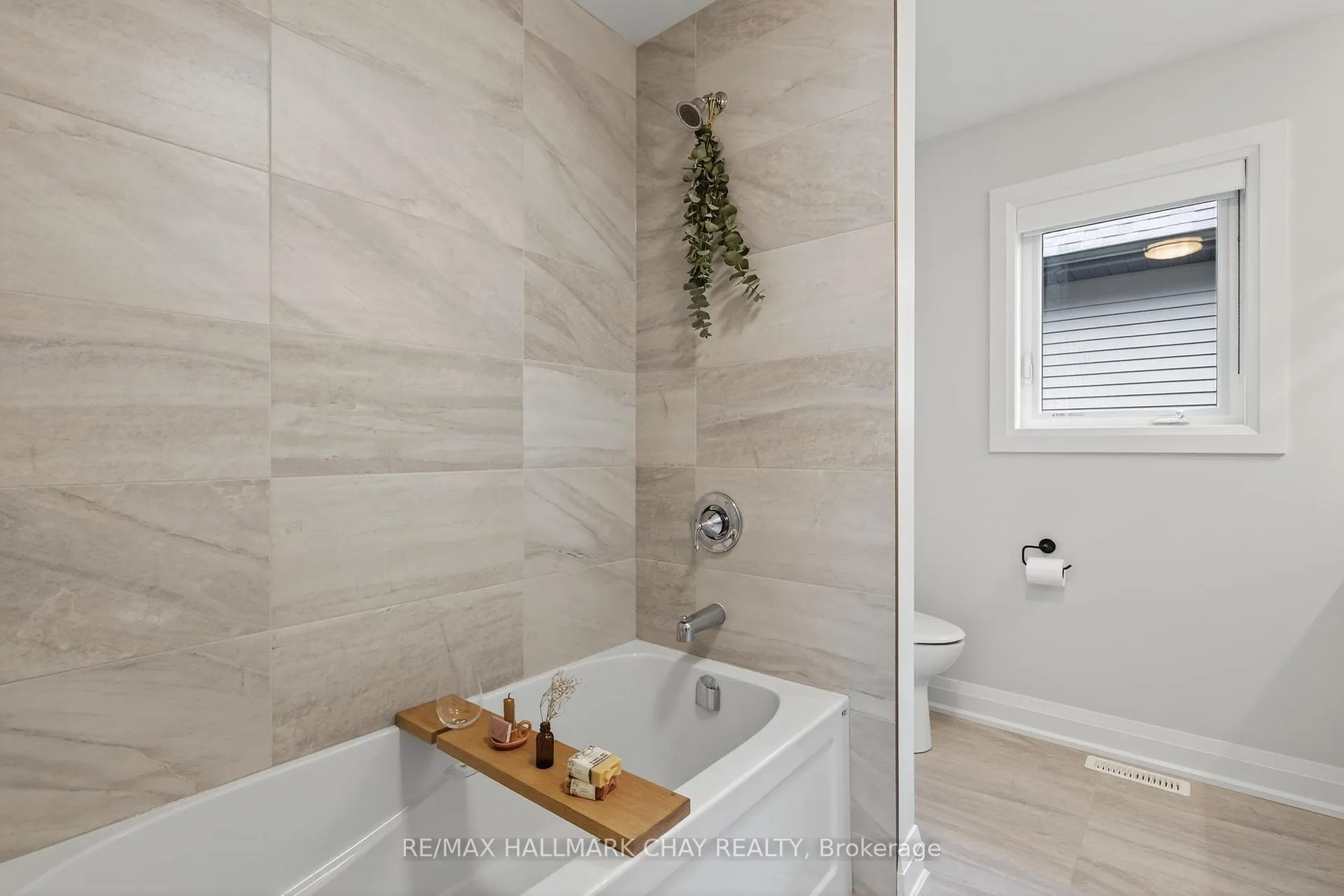 Photo 17 of 86 Clapperton Street, Barrie, Codrington — HOMEH
