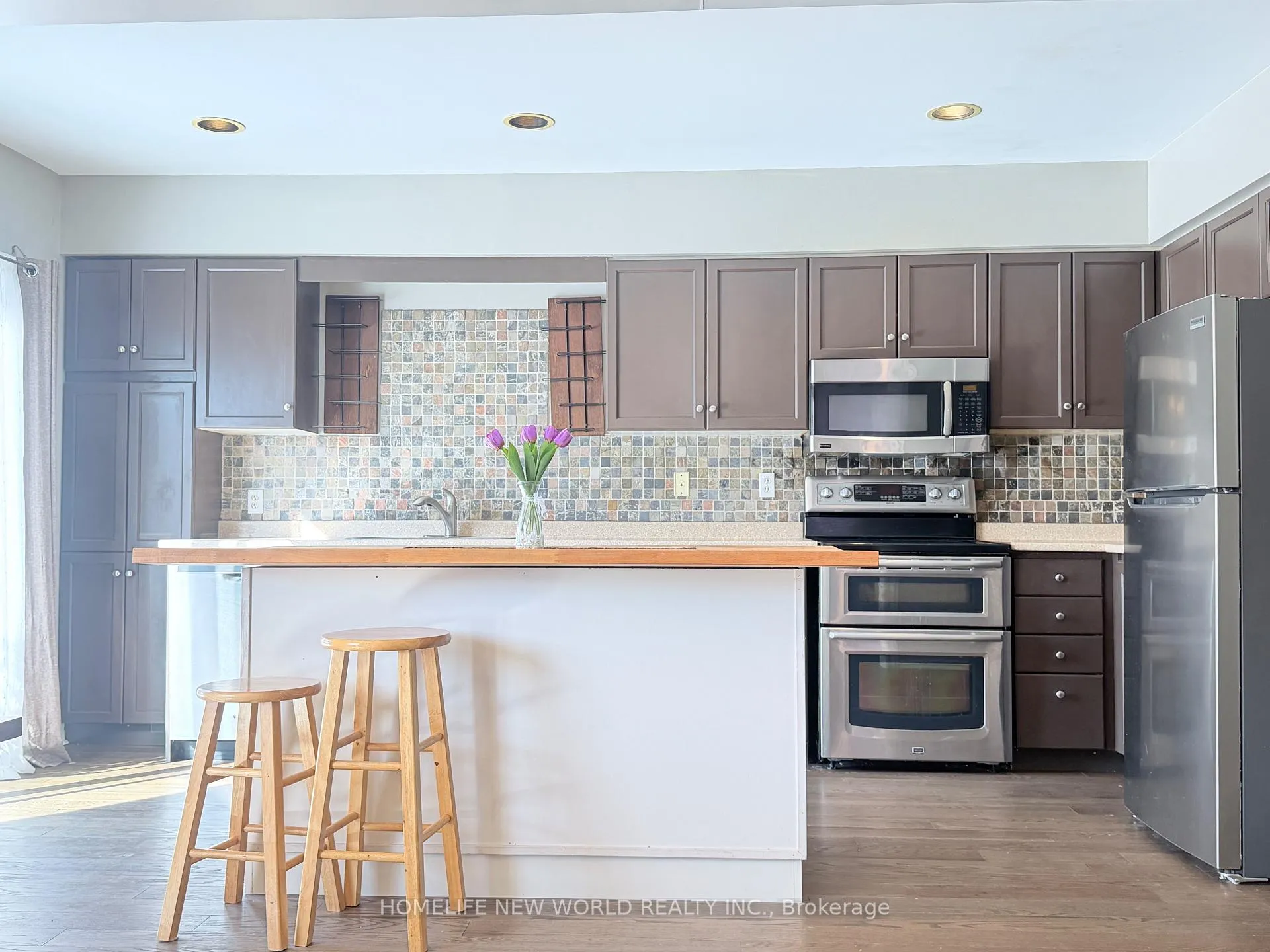 Photo 4 of 2094 Frontier Drive, Oakville, West Oak Trails — HOMEH