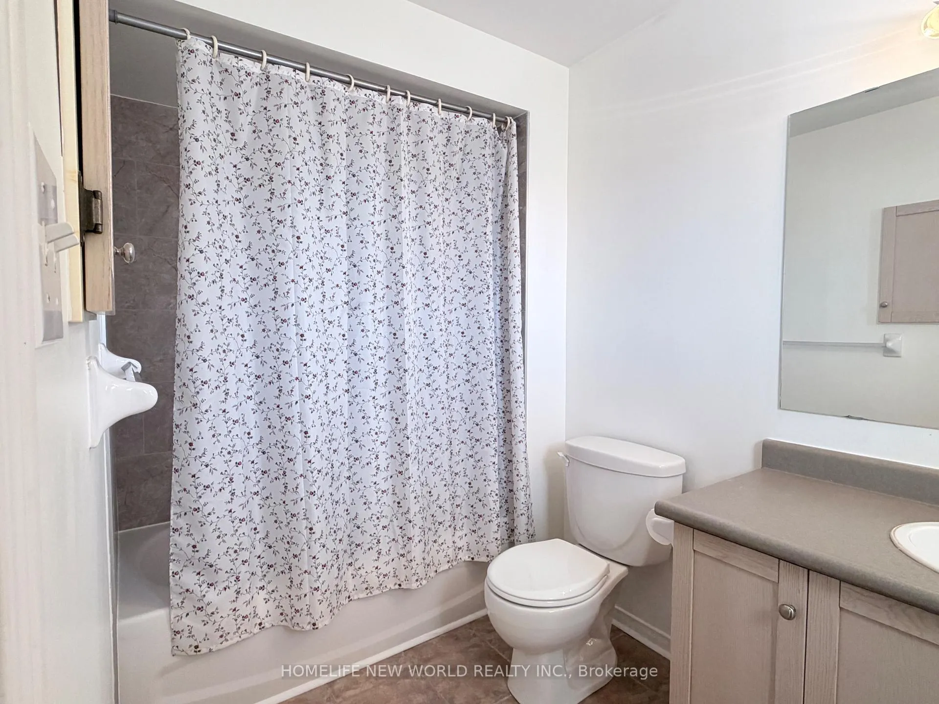 Photo 8 of 2094 Frontier Drive, Oakville, West Oak Trails — HOMEH
