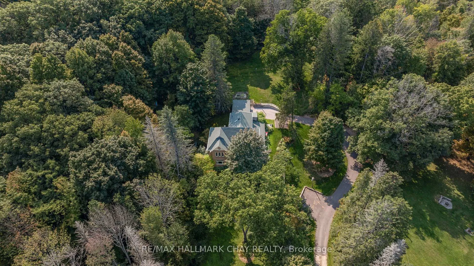 Photo 2 of 4950 Penetanguishene Road, Springwater, Hillsdale — HOMEH