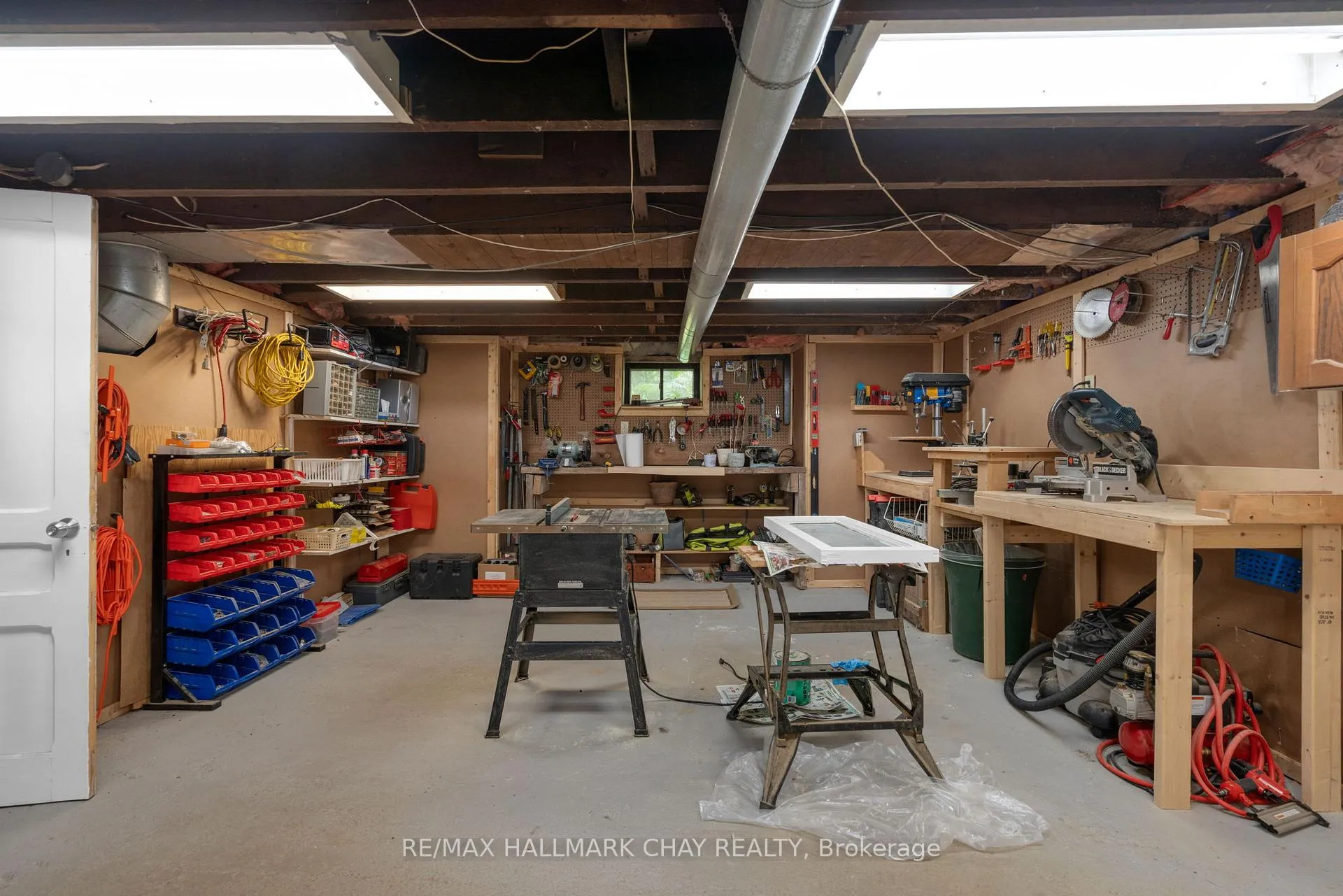 Photo 31 of 4950 Penetanguishene Road, Springwater, Hillsdale — HOMEH