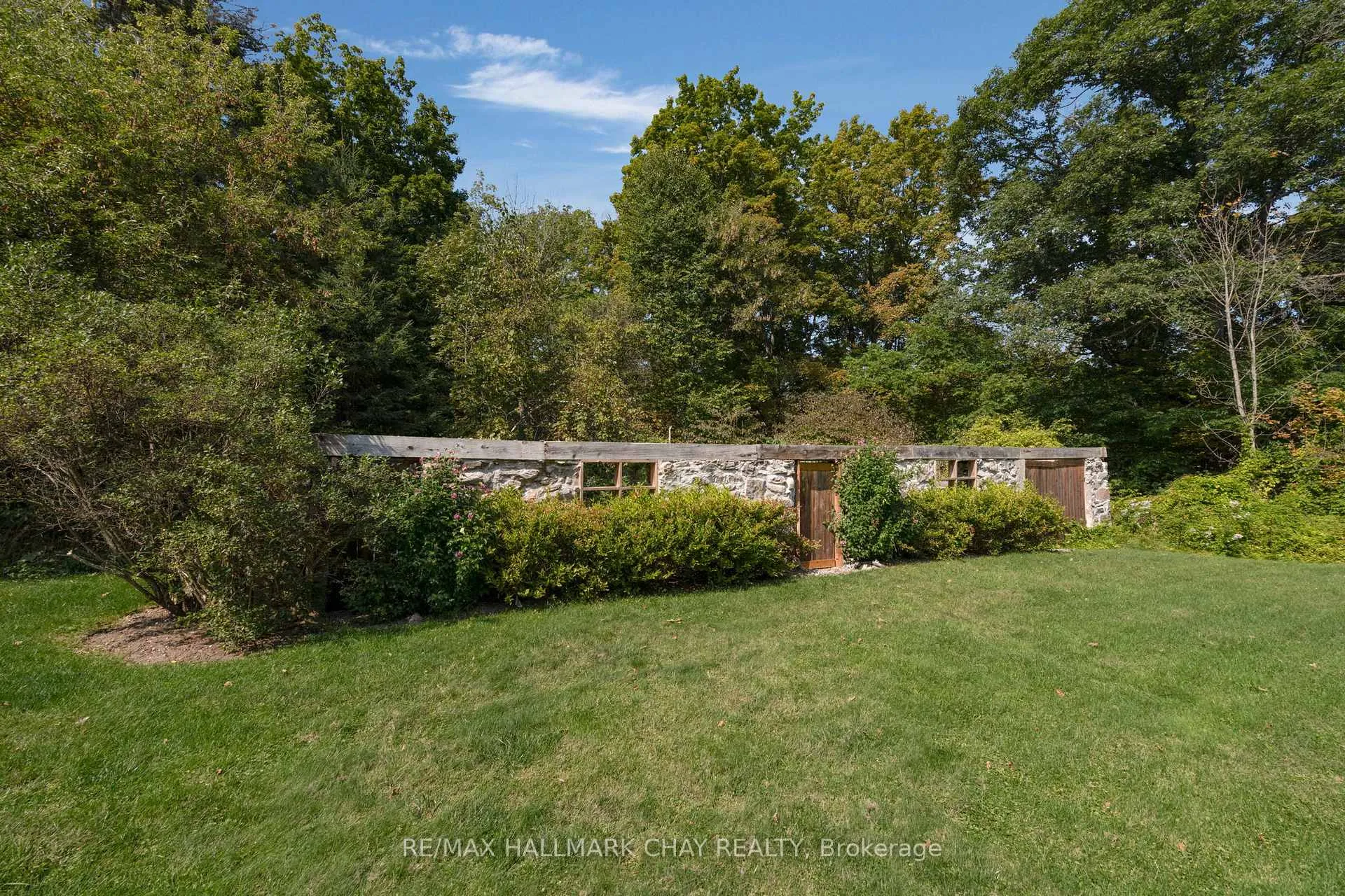 Photo 36 of 4950 Penetanguishene Road, Springwater, Hillsdale — HOMEH