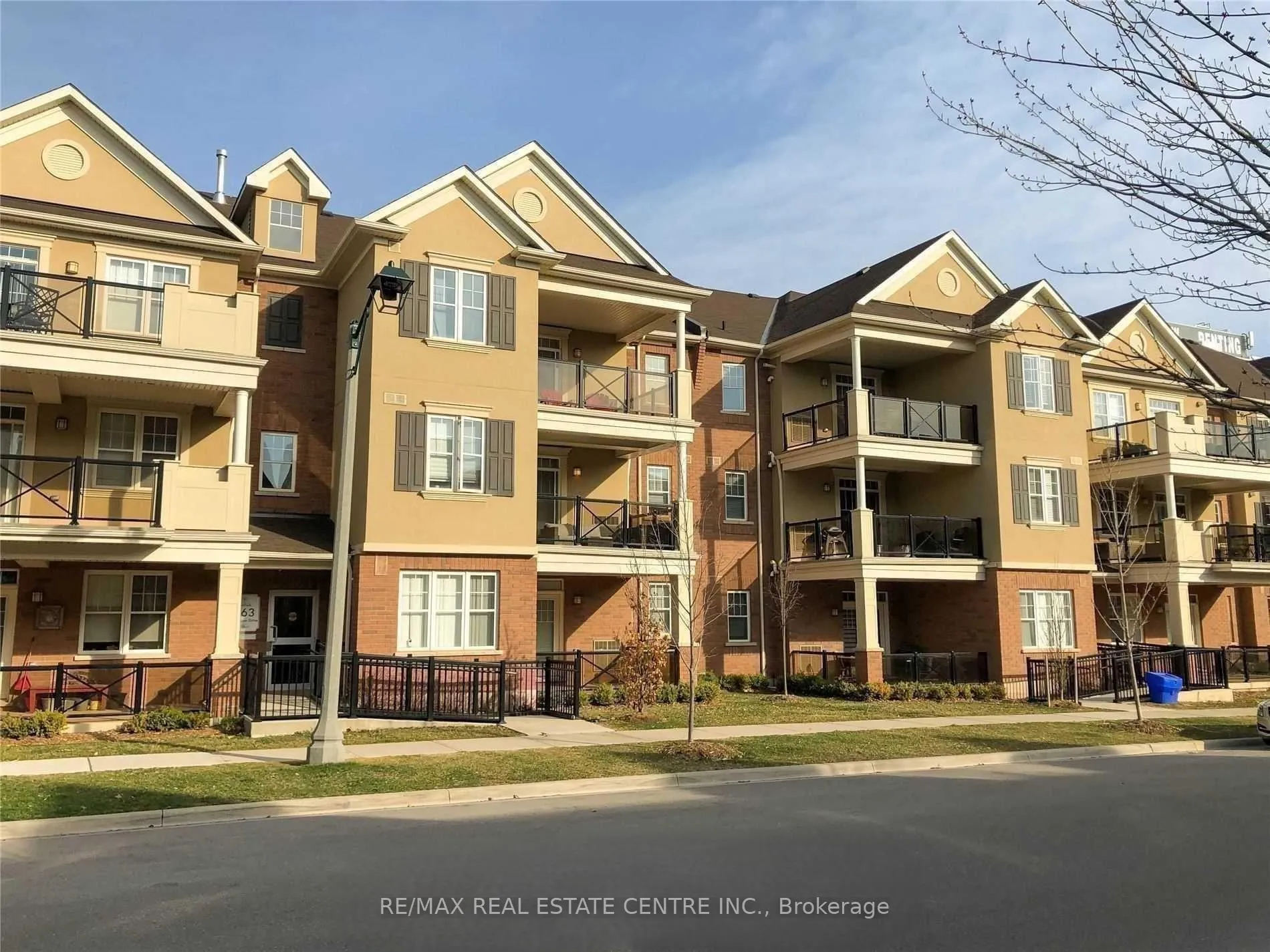 Front of Unit 208, 263 Georgian Drive