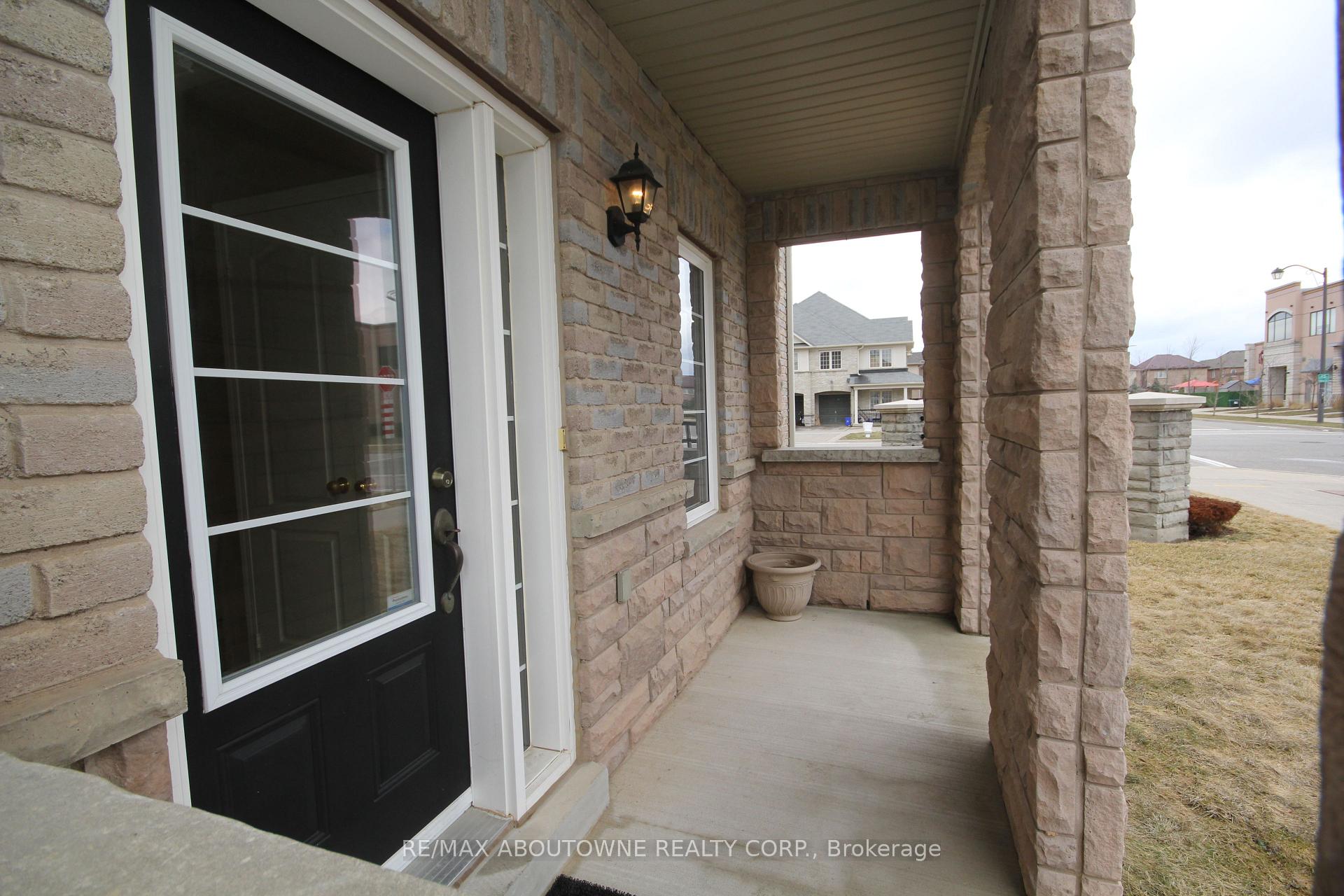Photo 3 of 4248 Thomas Alton Boulevard, Burlington, Alton — HOMEH