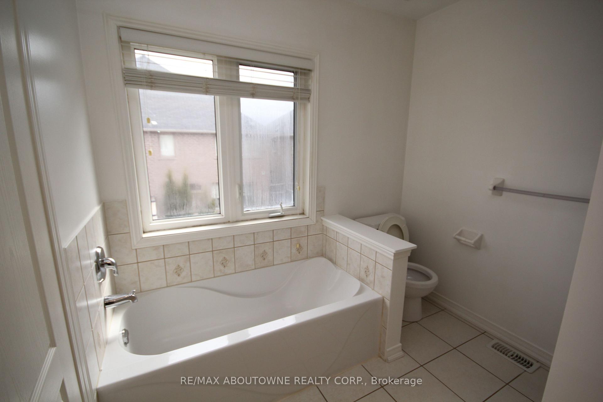 Photo 21 of 4248 Thomas Alton Boulevard, Burlington, Alton — HOMEH
