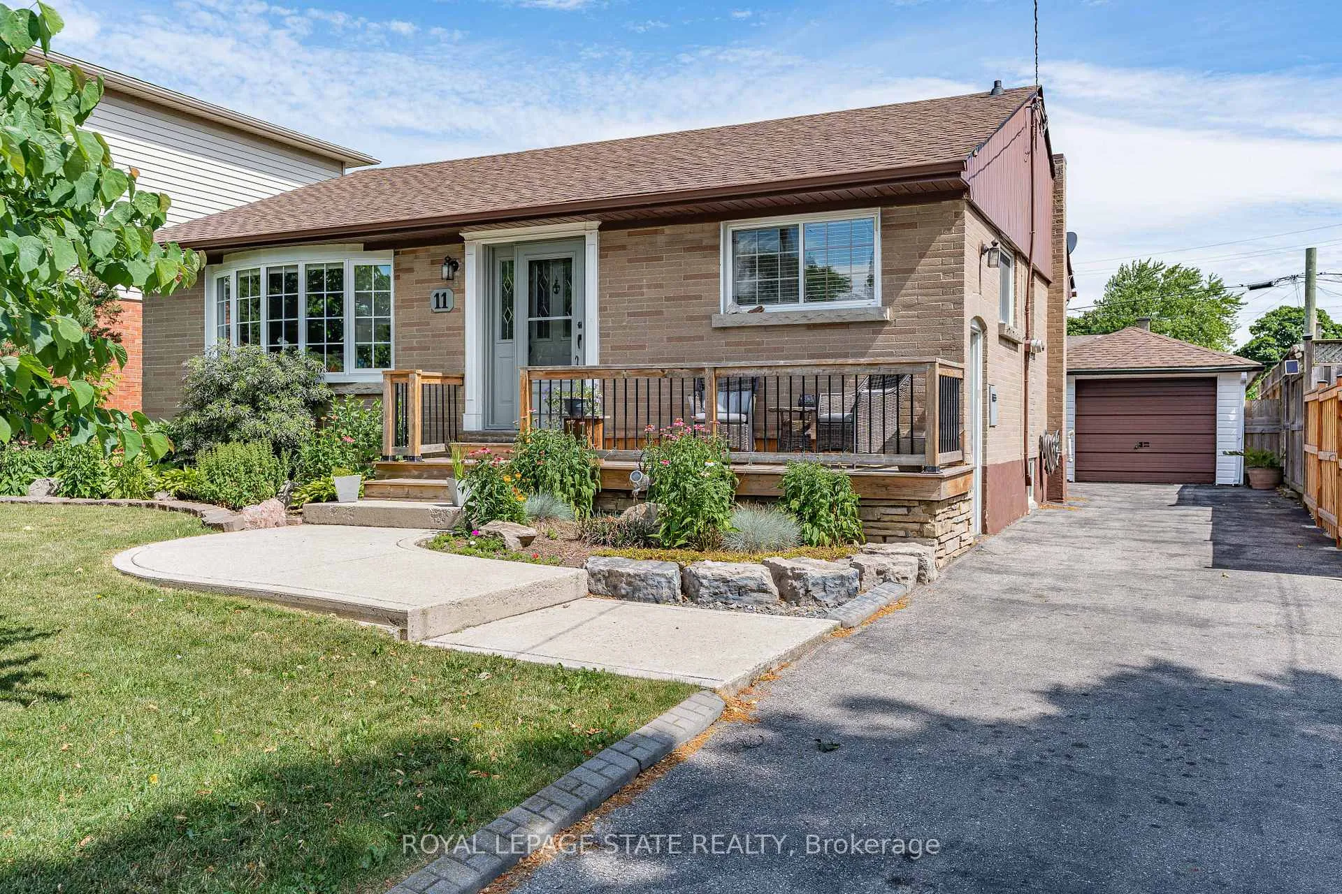 Photo 1 of 11 Barnett Court, Hamilton, Huntington — HOMEH