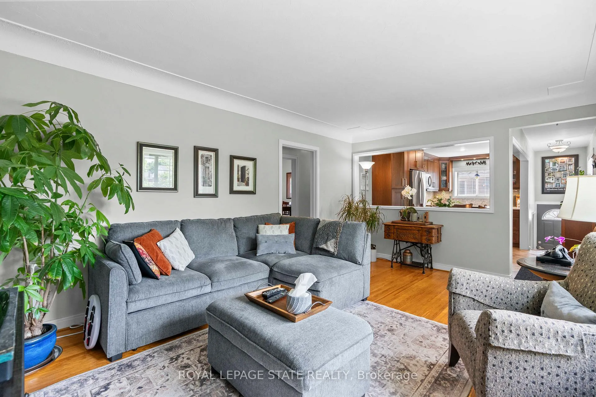 Photo 16 of 11 Barnett Court, Hamilton, Huntington — HOMEH