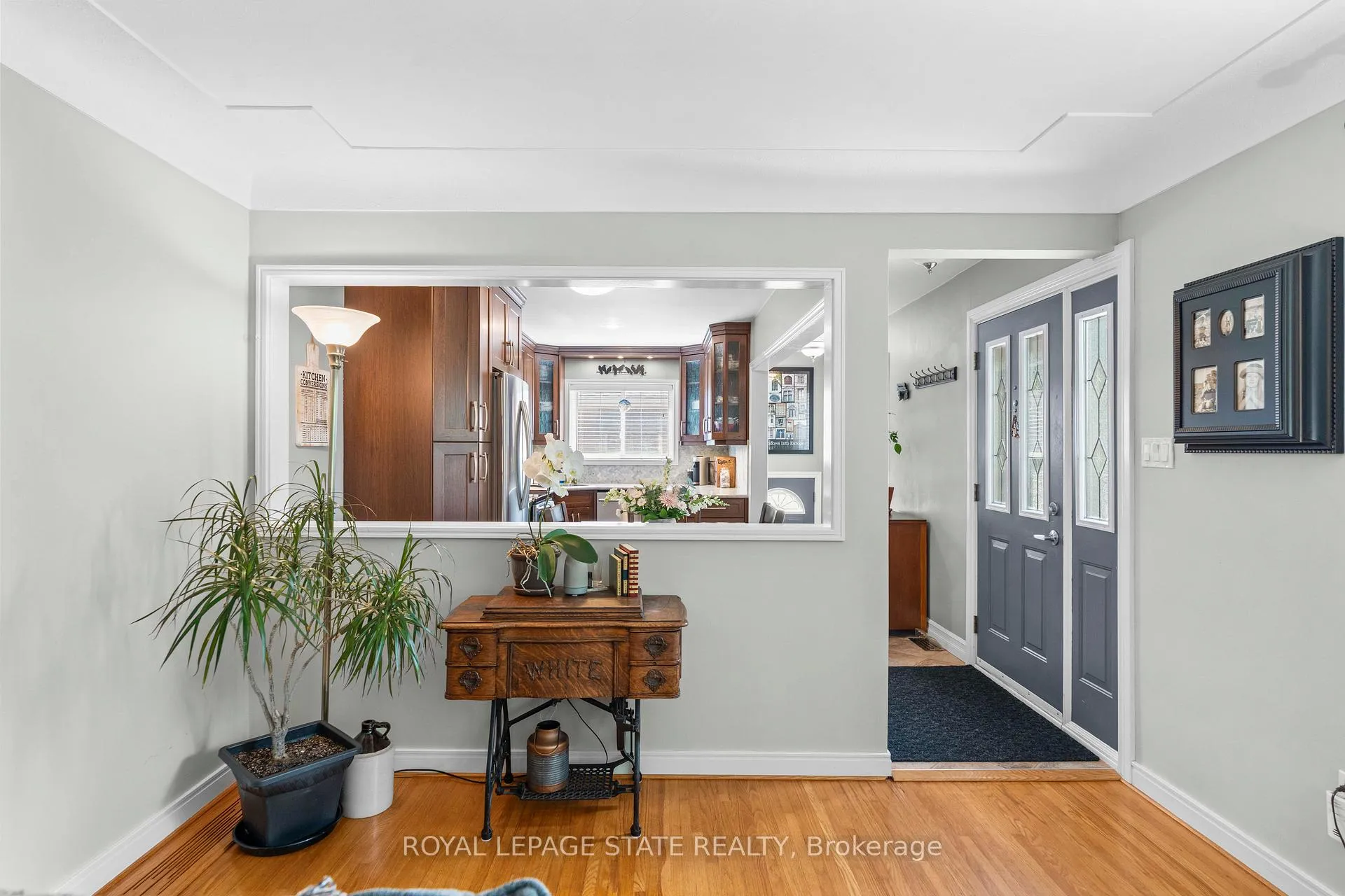 Photo 19 of 11 Barnett Court, Hamilton, Huntington — HOMEH