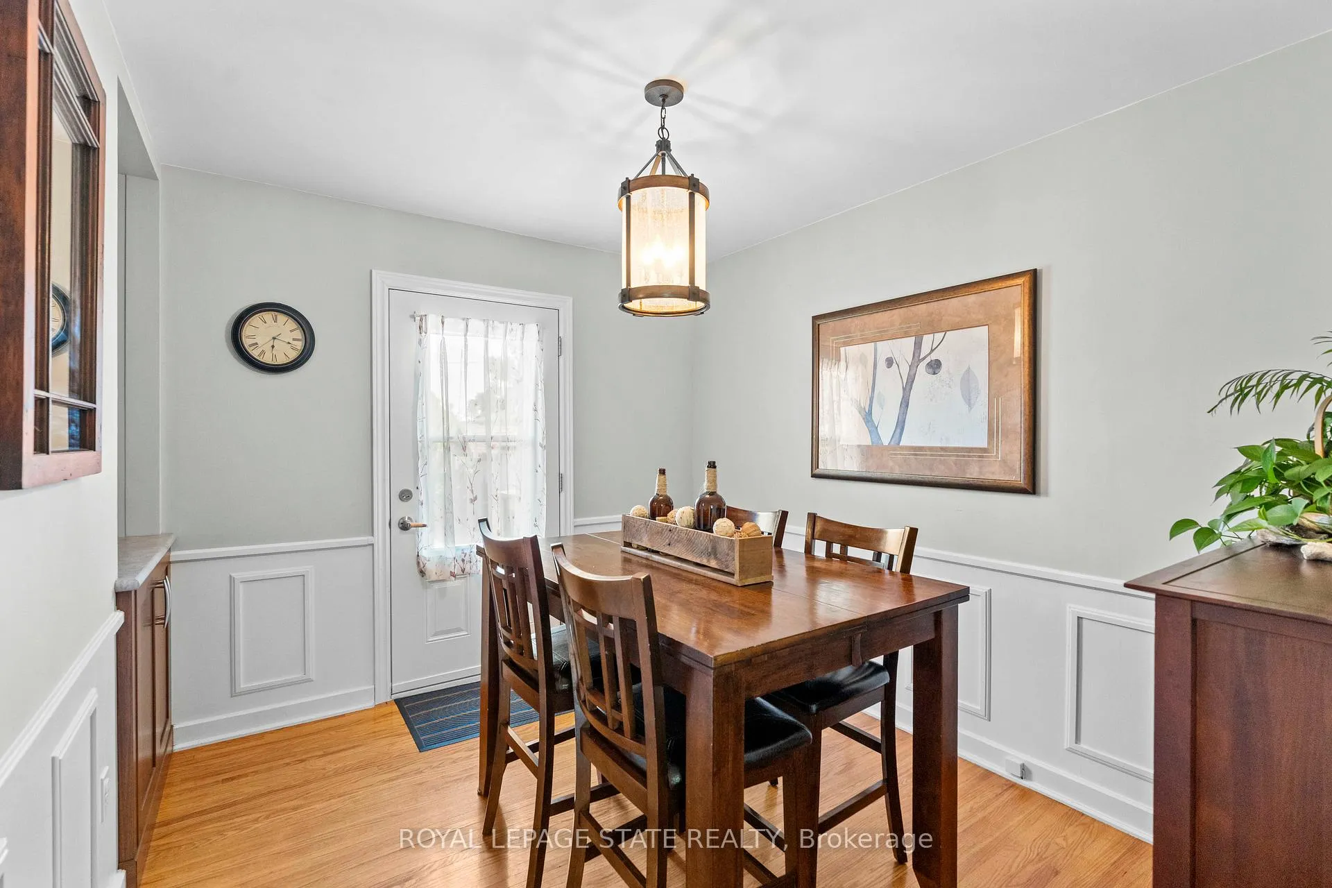 Photo 23 of 11 Barnett Court, Hamilton, Huntington — HOMEH