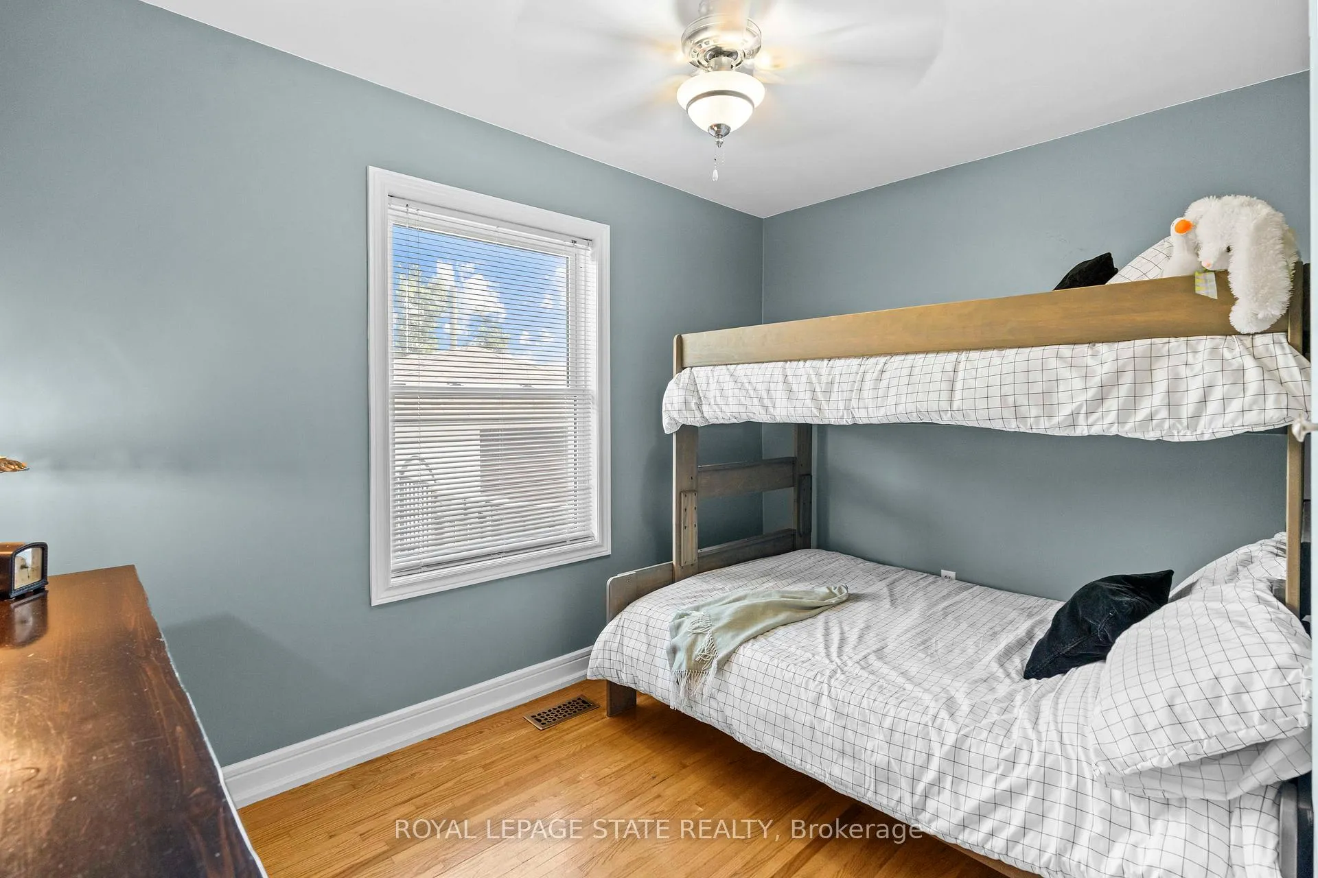 Photo 25 of 11 Barnett Court, Hamilton, Huntington — HOMEH