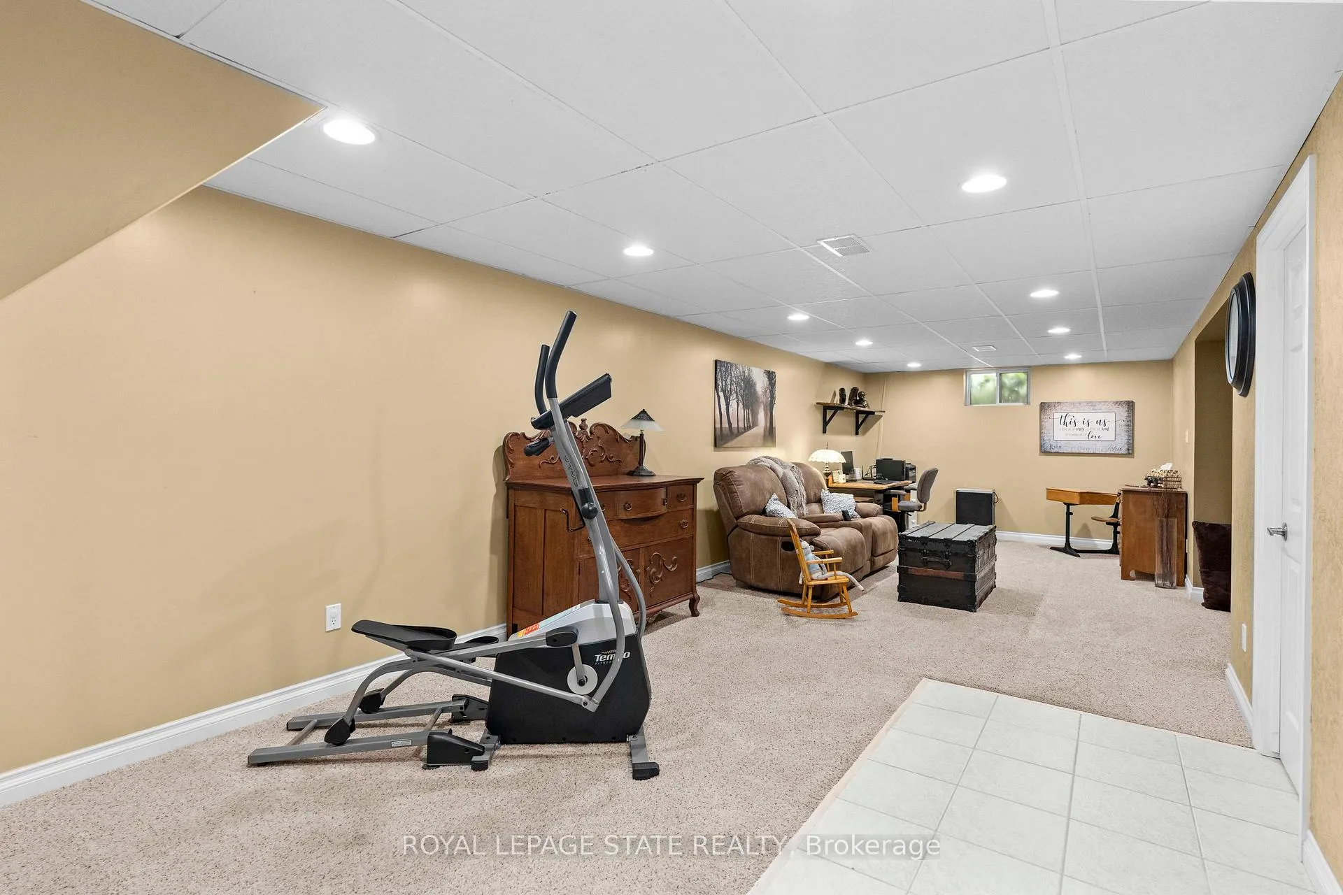 Photo 29 of 11 Barnett Court, Hamilton, Huntington — HOMEH