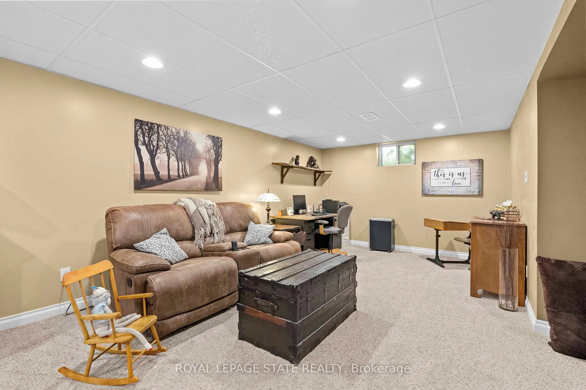 Photo 32 of 11 Barnett Court, Hamilton, Huntington — HOMEH