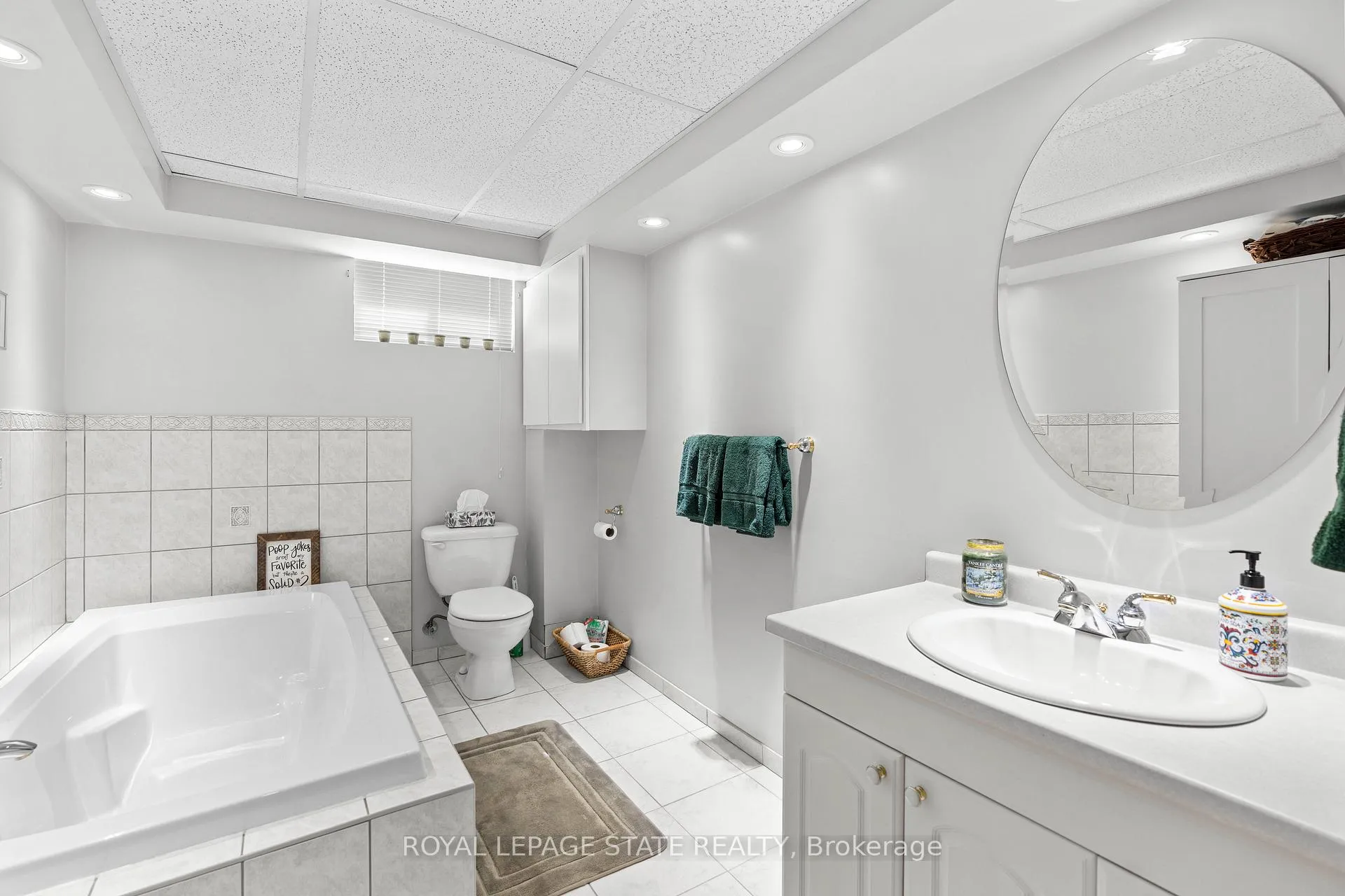 Photo 35 of 11 Barnett Court, Hamilton, Huntington — HOMEH