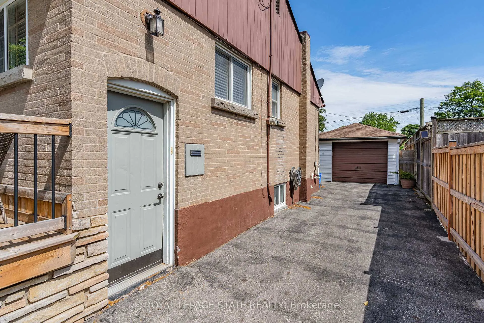 Photo 36 of 11 Barnett Court, Hamilton, Huntington — HOMEH