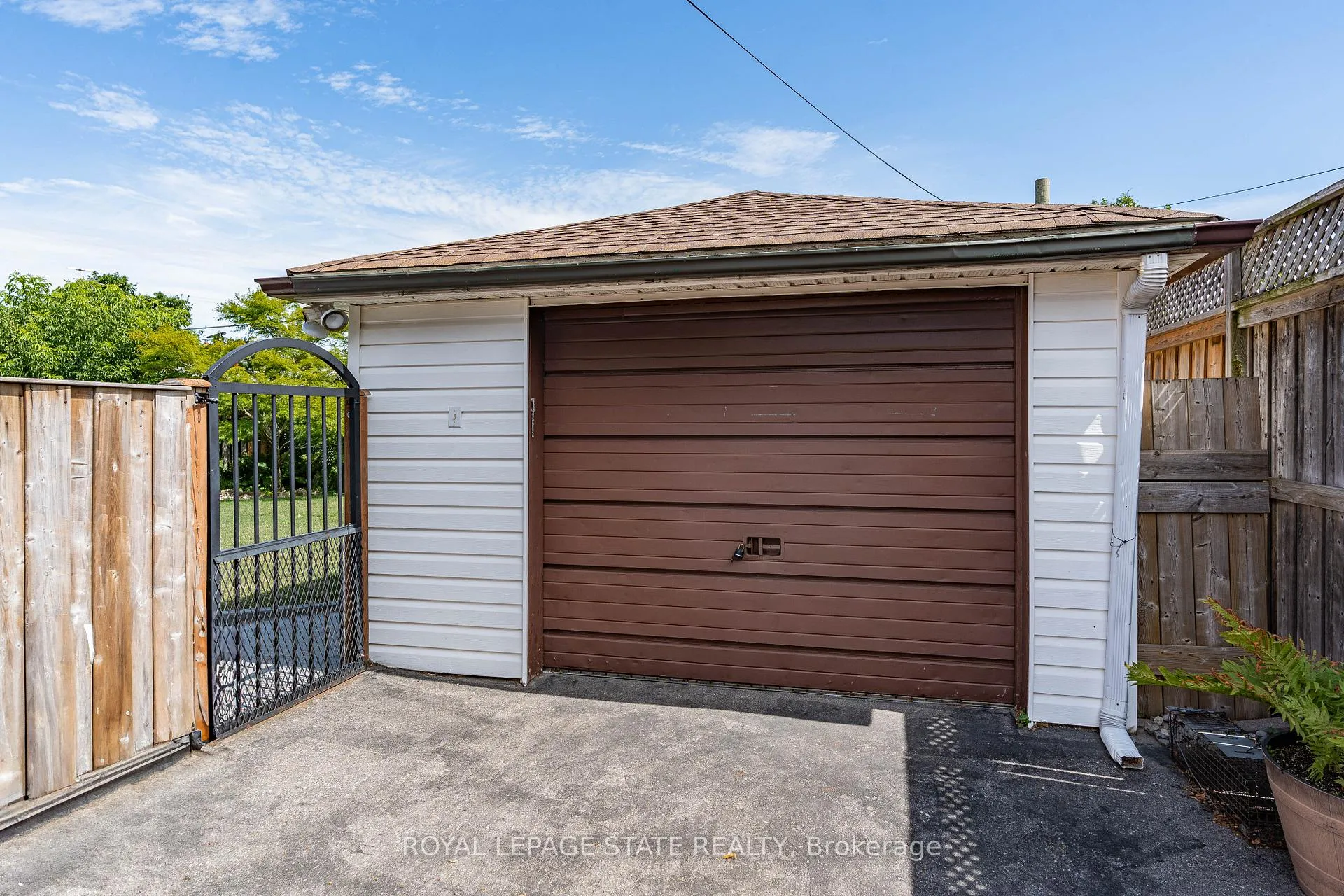 Photo 37 of 11 Barnett Court, Hamilton, Huntington — HOMEH