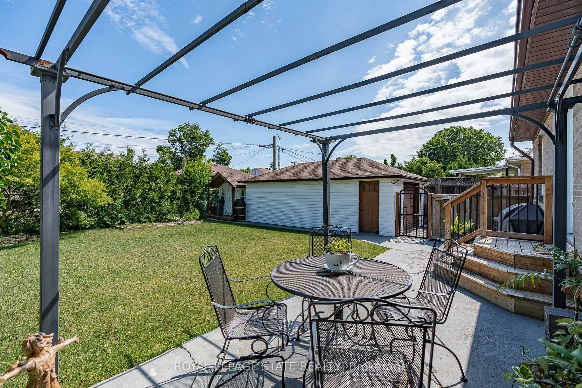 Photo 40 of 11 Barnett Court, Hamilton, Huntington — HOMEH