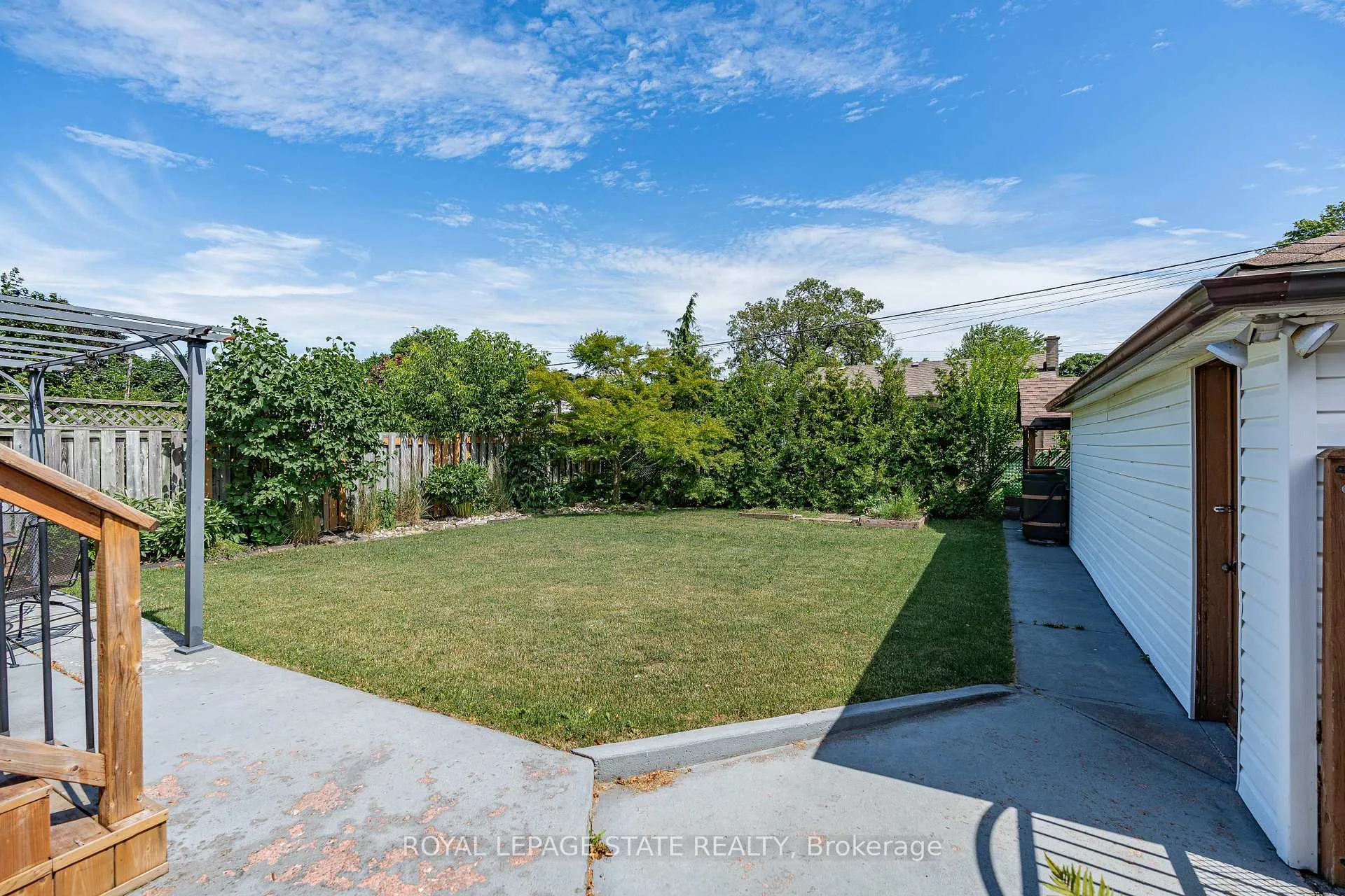 Photo 44 of 11 Barnett Court, Hamilton, Huntington — HOMEH
