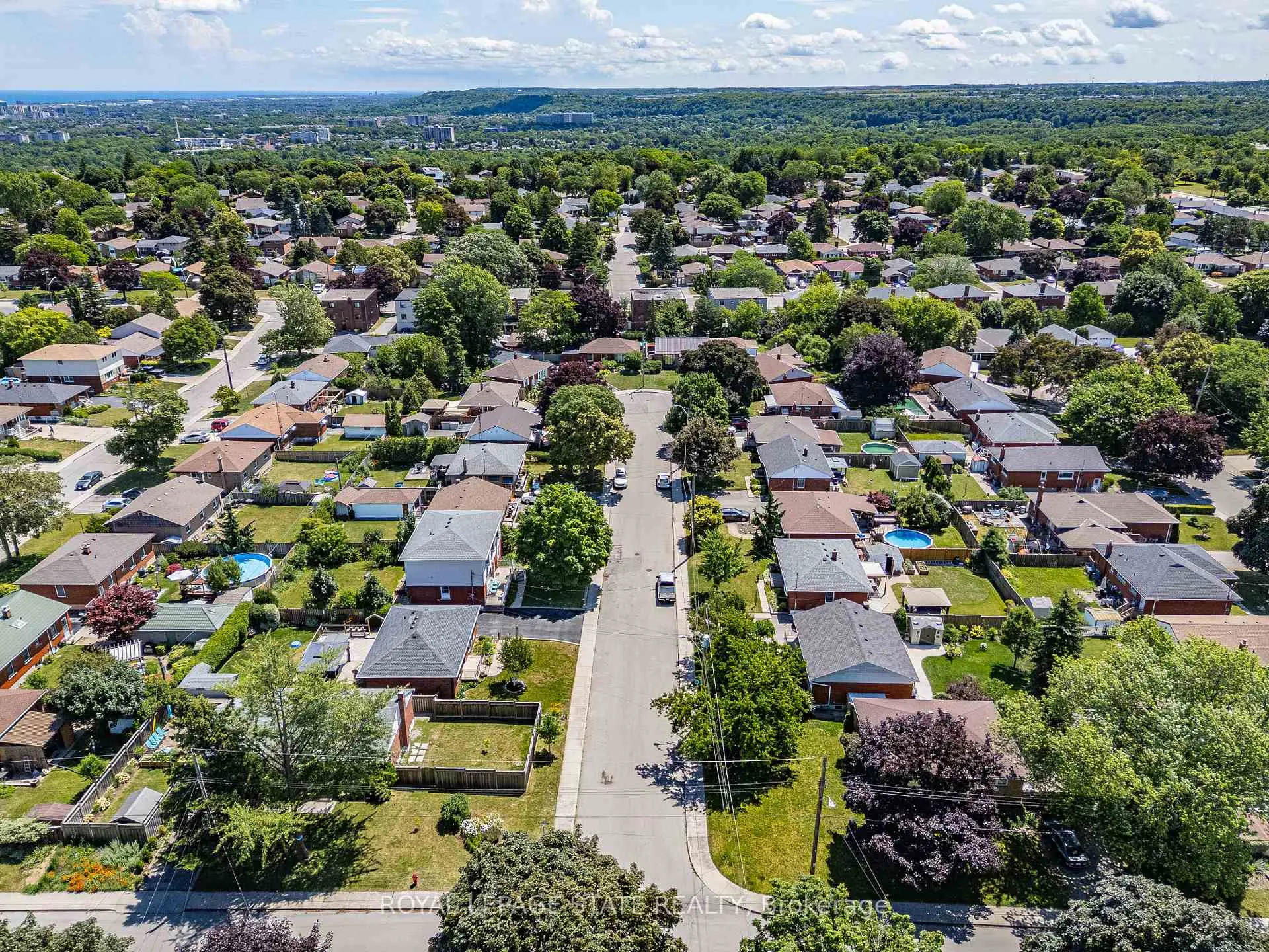 Photo 45 of 11 Barnett Court, Hamilton, Huntington — HOMEH
