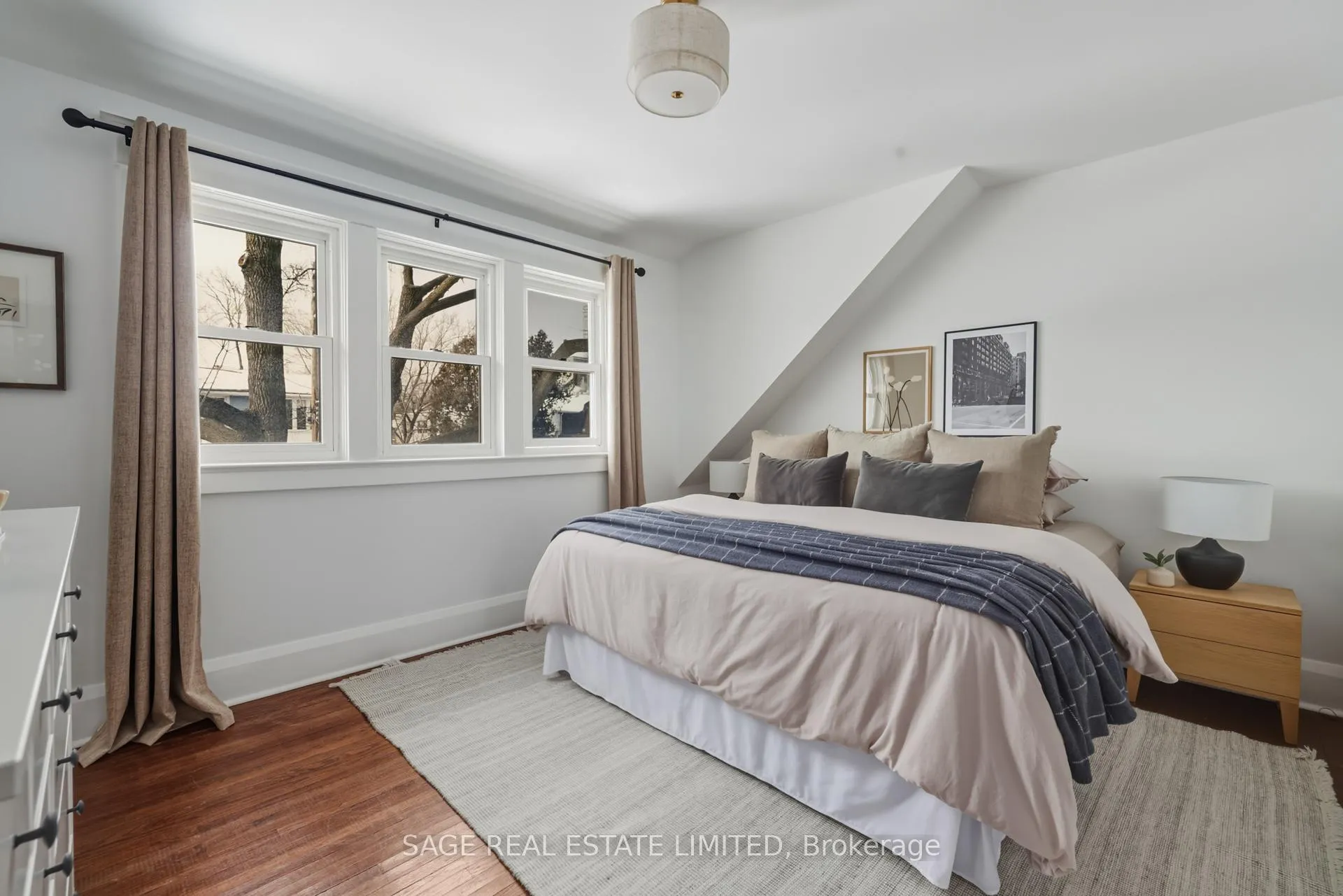 Photo 15 of 193 Gainsborough Road, Toronto, Woodbine Corridor — HOMEH