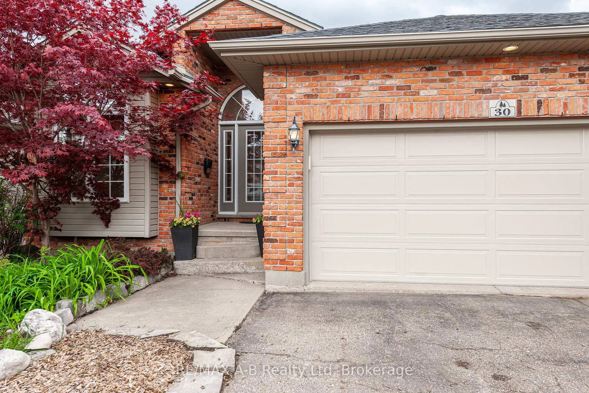 Photo 2 of 59 - 30 Eagle Drive, Stratford — HOMEH