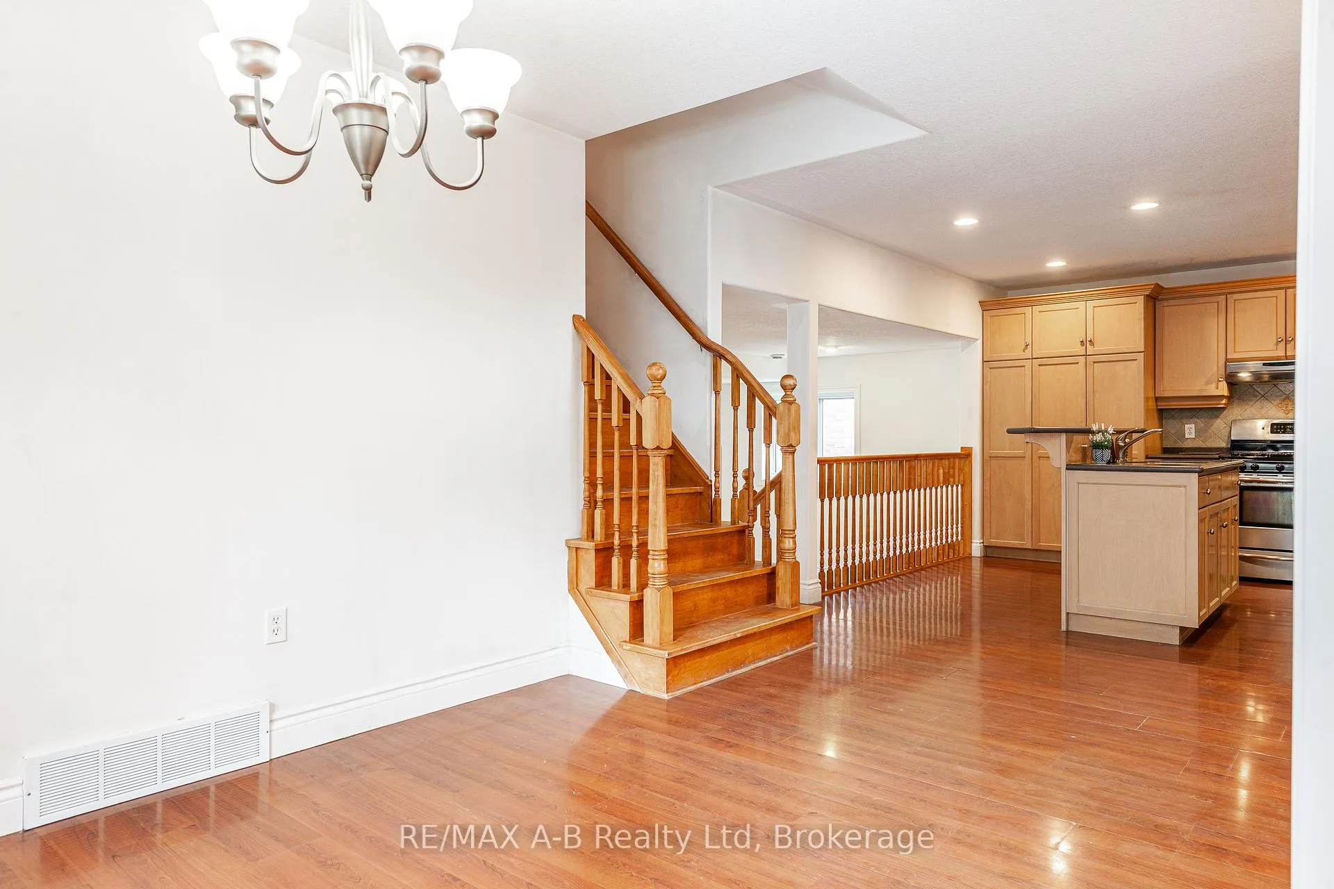 Photo 10 of 59 - 30 Eagle Drive, Stratford — HOMEH