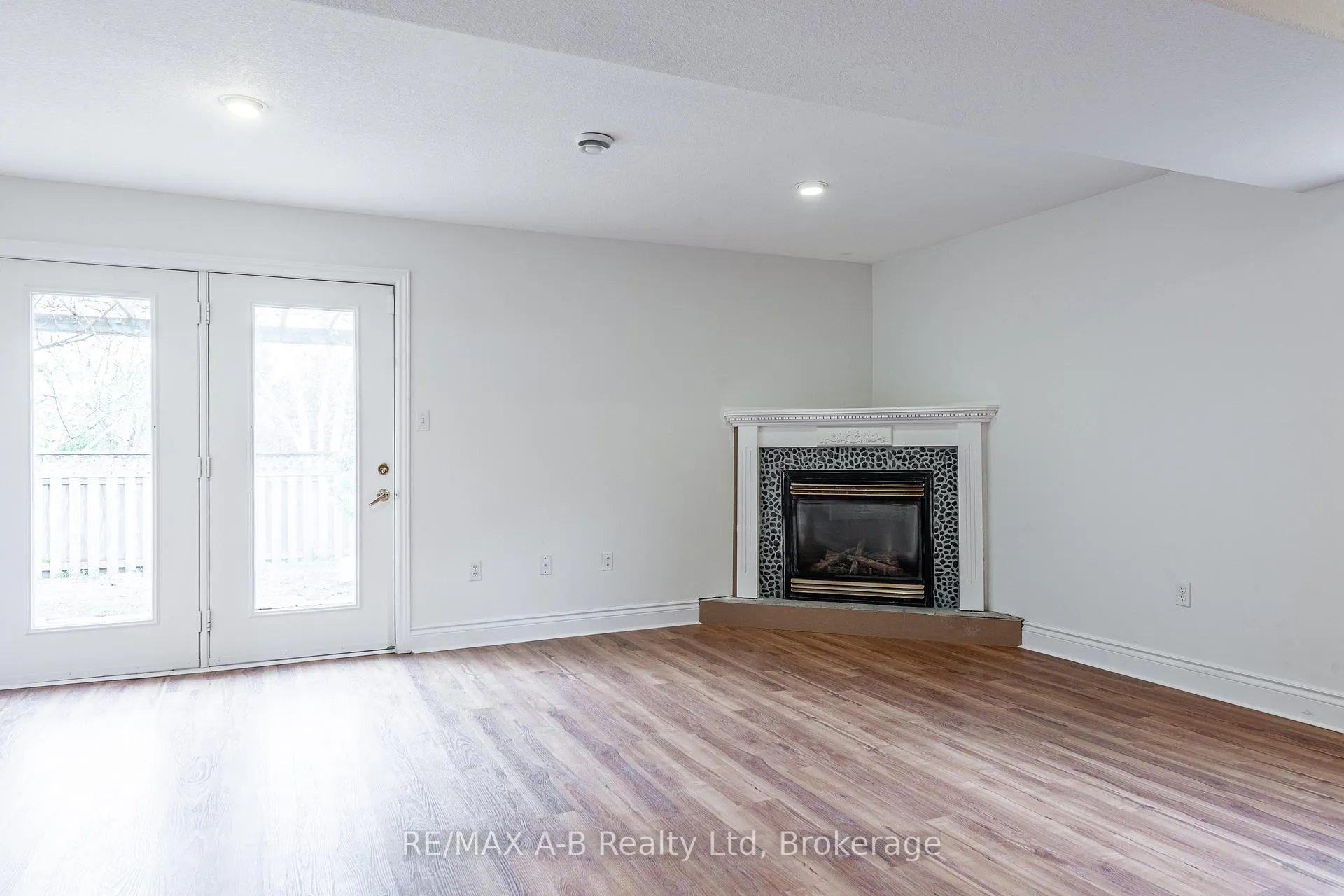 Photo 20 of 59 - 30 Eagle Drive, Stratford — HOMEH