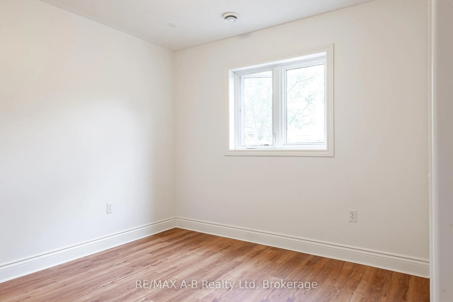 Photo 26 of 59 - 30 Eagle Drive, Stratford — HOMEH