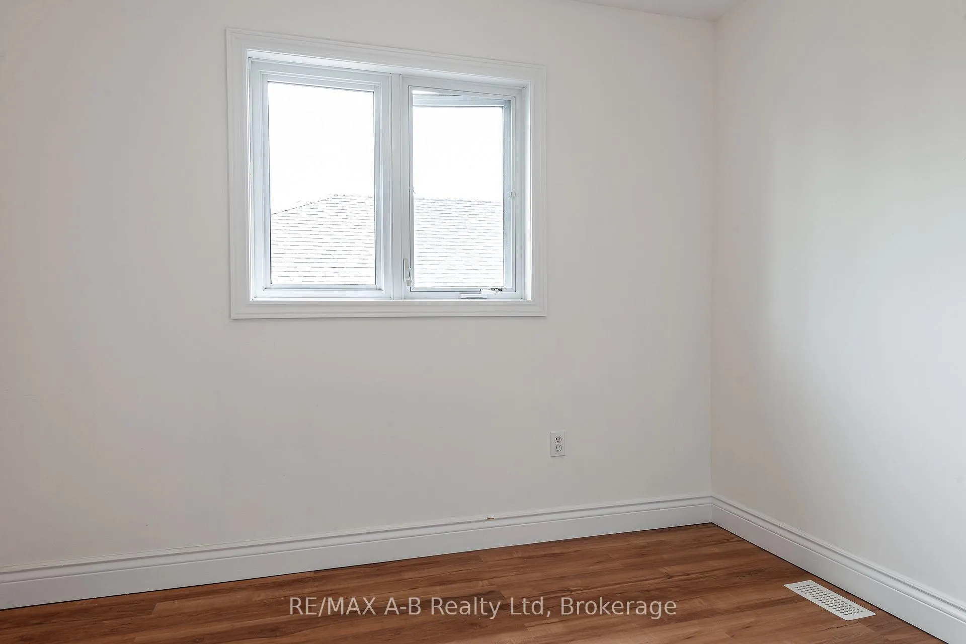 Photo 29 of 59 - 30 Eagle Drive, Stratford — HOMEH