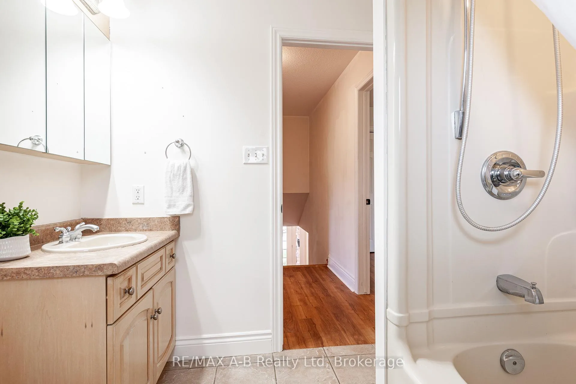 Photo 34 of 59 - 30 Eagle Drive, Stratford — HOMEH