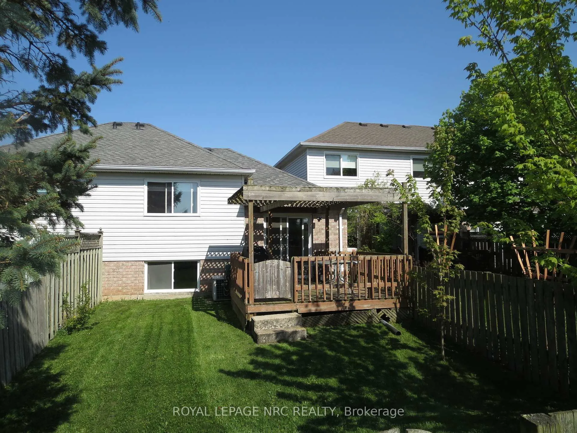 Photo 4 of 175 St.lawrence Drive W, Welland, N. Welland — HOMEH