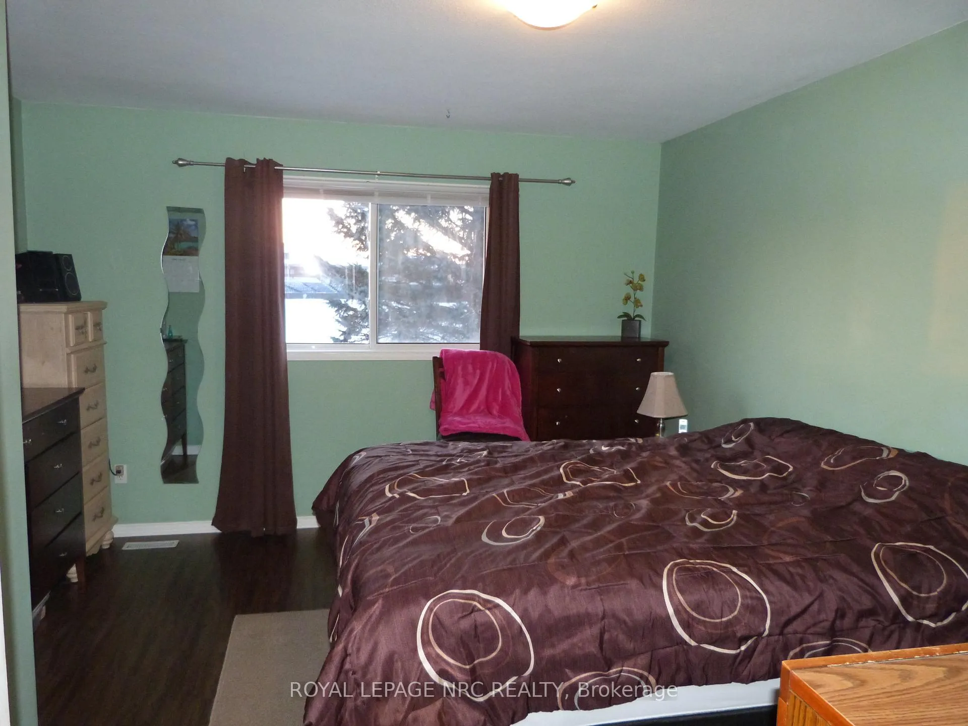 Photo 12 of 175 St.lawrence Drive W, Welland, N. Welland — HOMEH