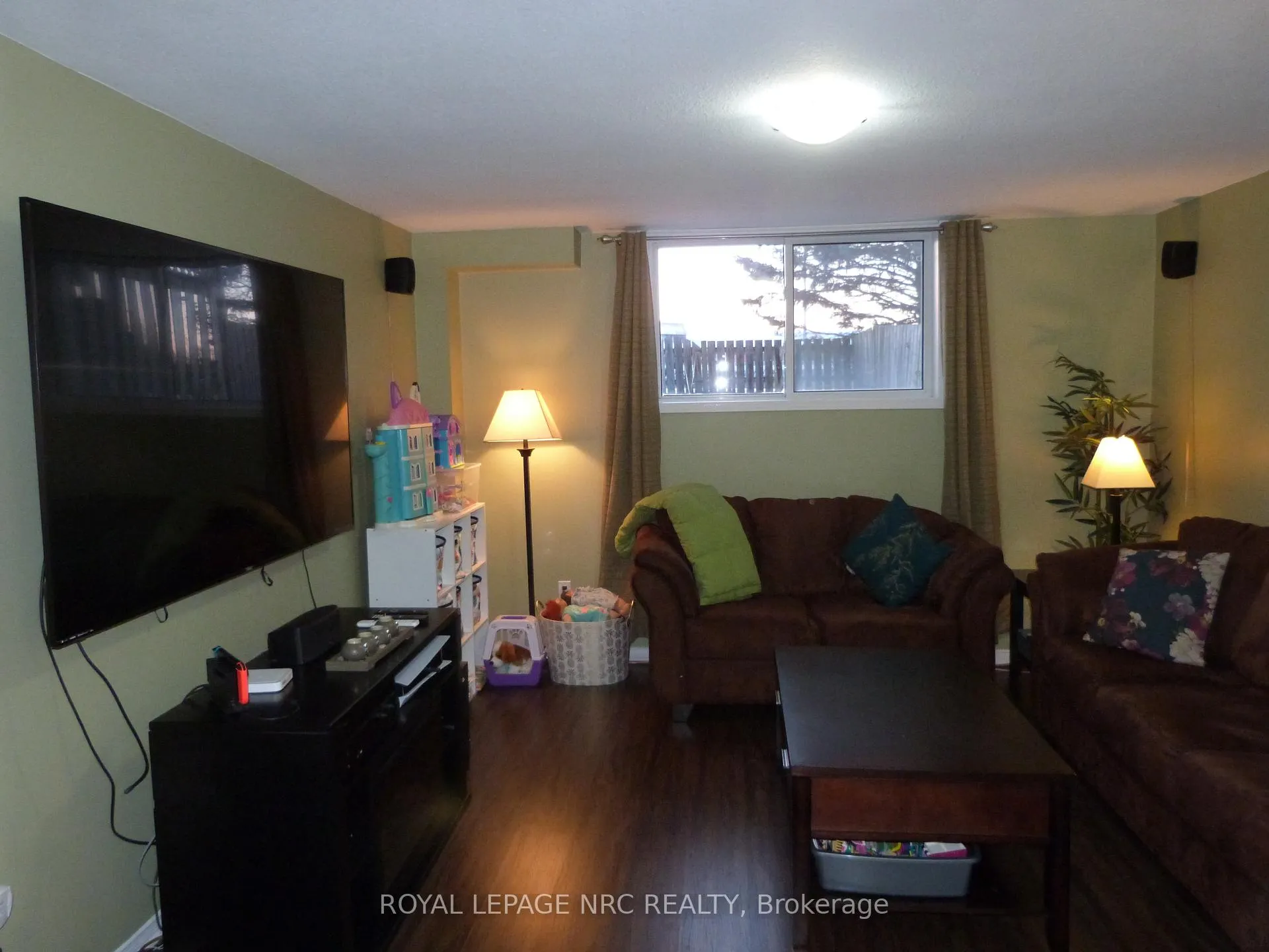 Photo 16 of 175 St.lawrence Drive W, Welland, N. Welland — HOMEH