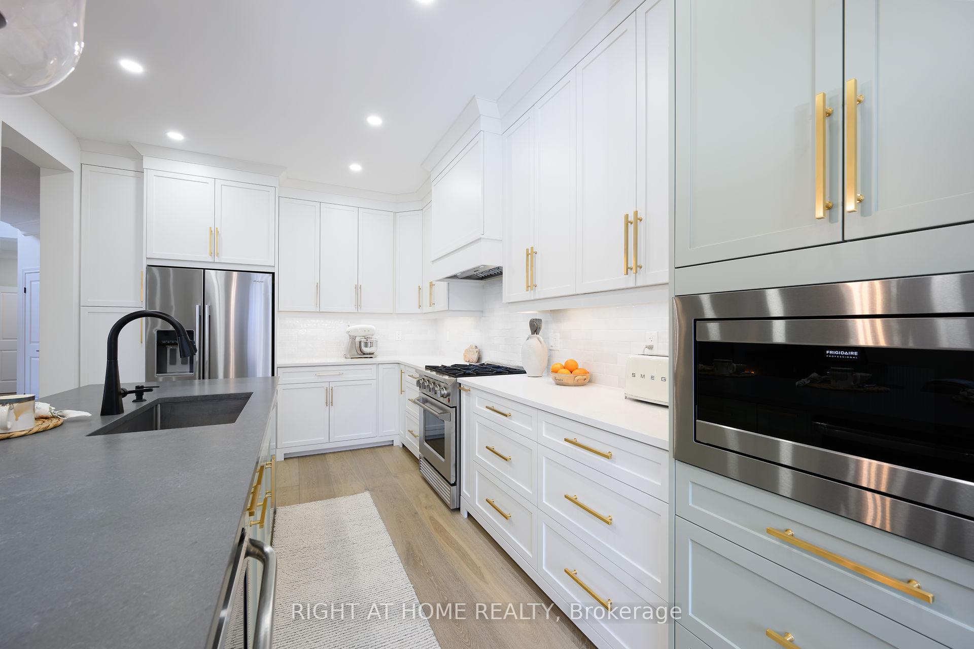 Photo 7 of Unit 9, 270 Main Street W, Grimsby, Grimsby West — HOMEH