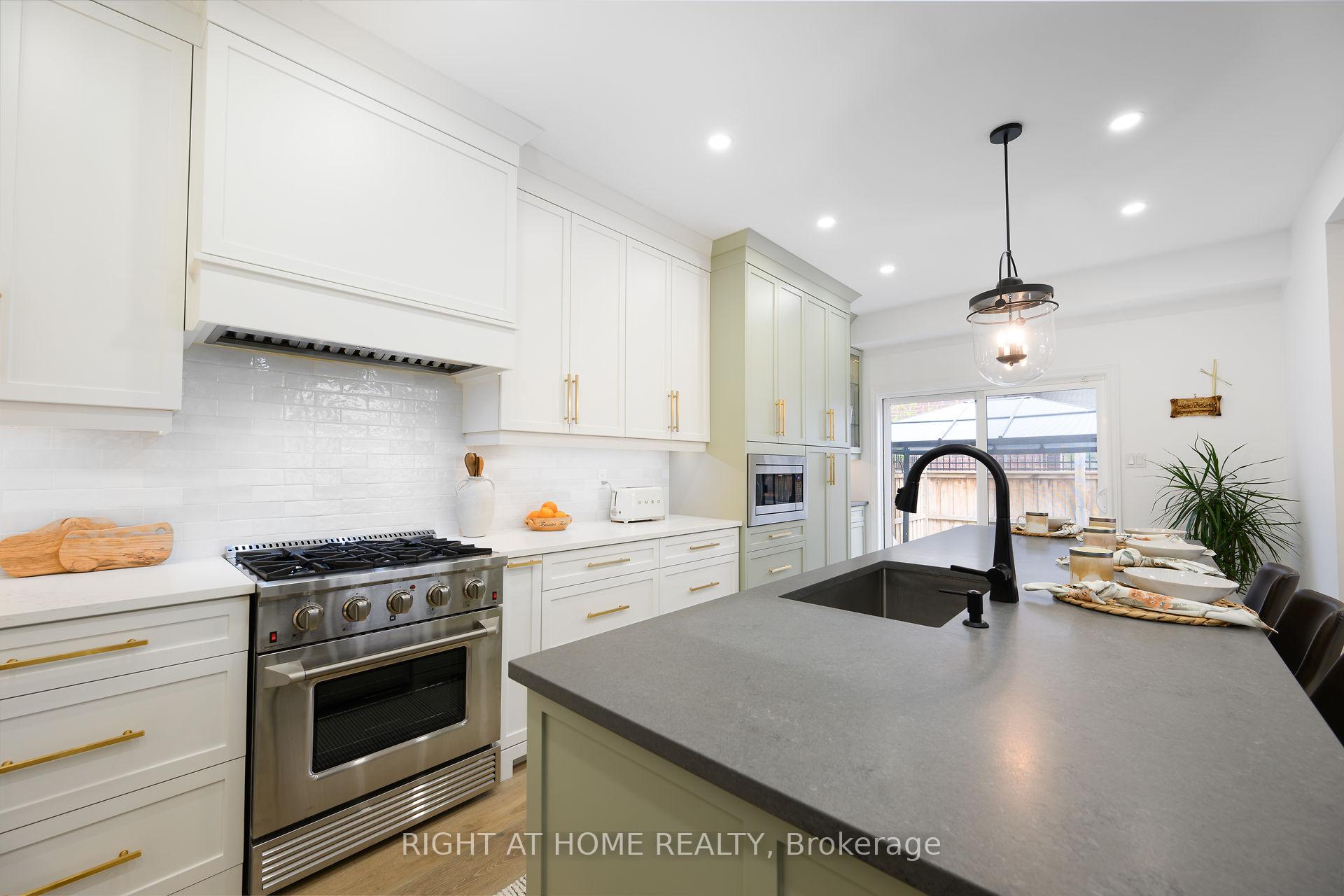 Photo 9 of Unit 9, 270 Main Street W, Grimsby, Grimsby West — HOMEH