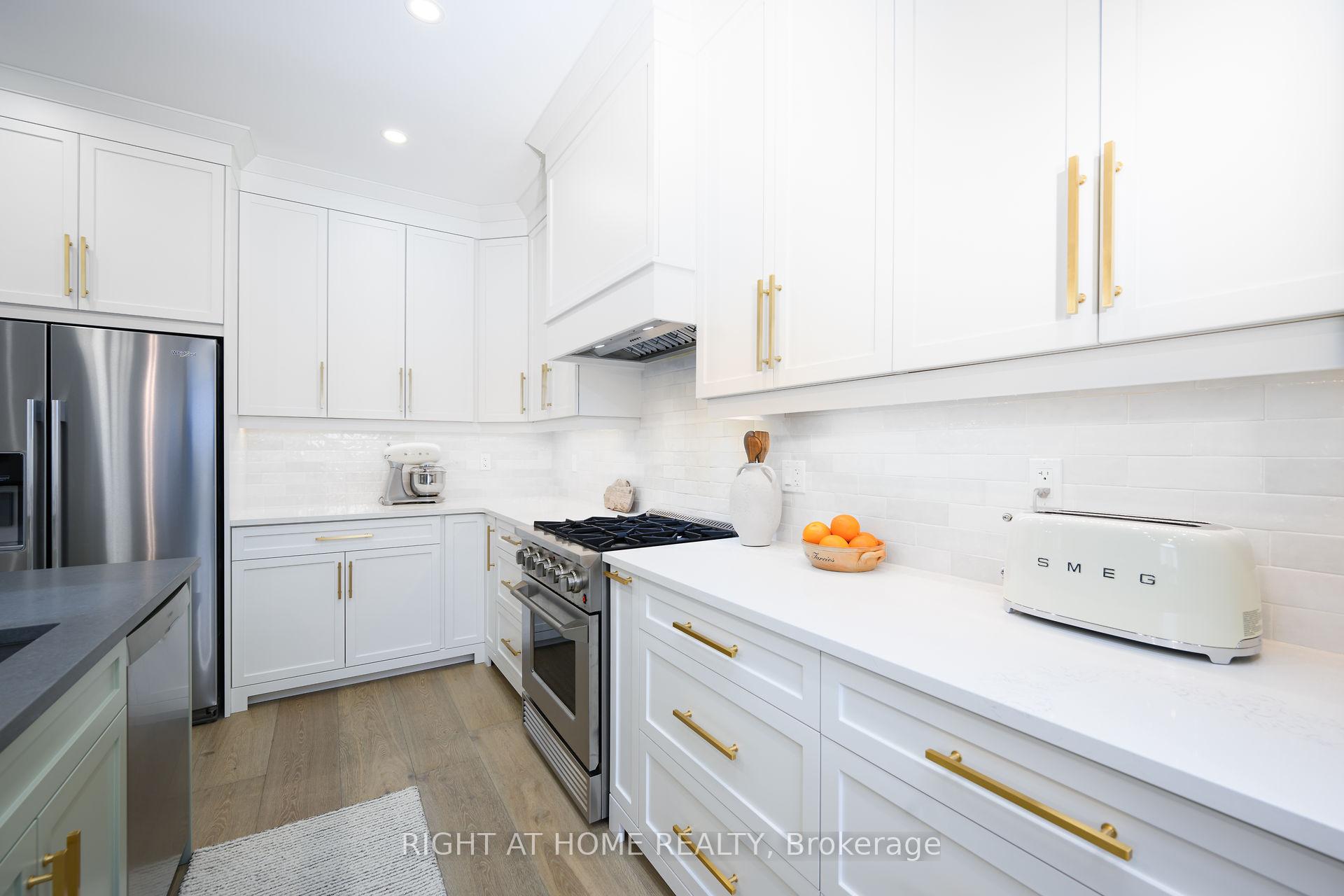 Photo 11 of Unit 9, 270 Main Street W, Grimsby, Grimsby West — HOMEH