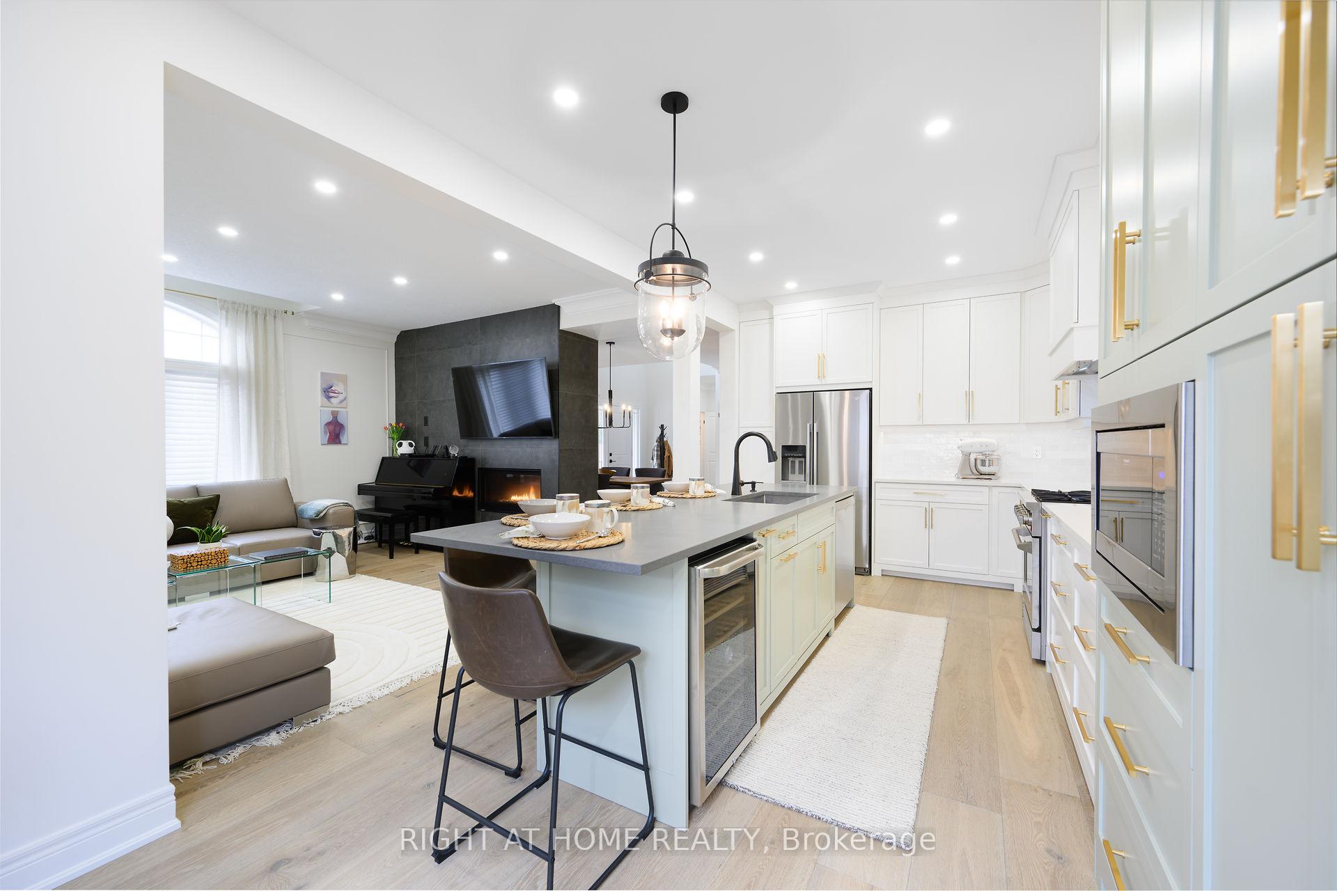 Photo 13 of Unit 9, 270 Main Street W, Grimsby, Grimsby West — HOMEH