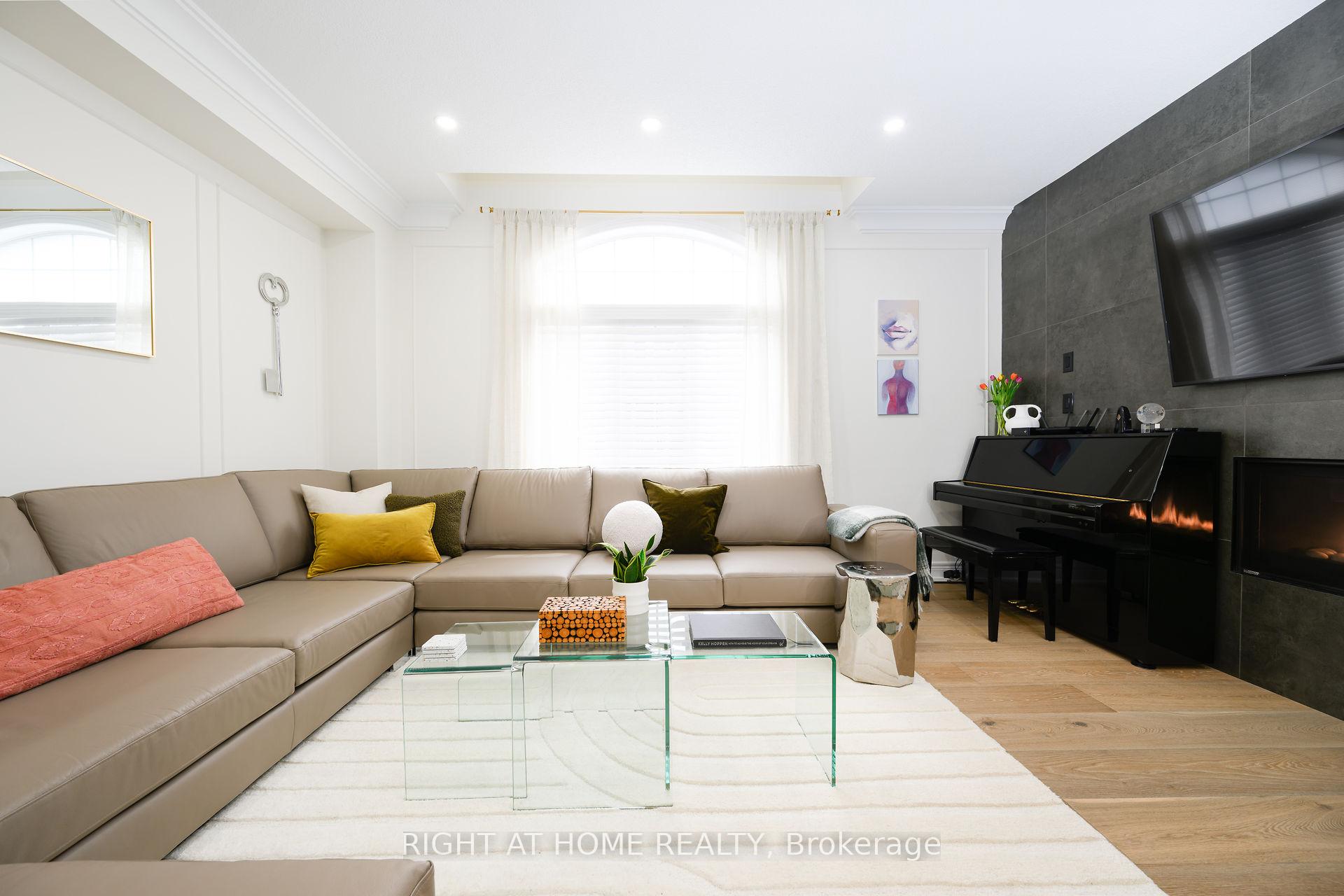 Photo 15 of Unit 9, 270 Main Street W, Grimsby, Grimsby West — HOMEH